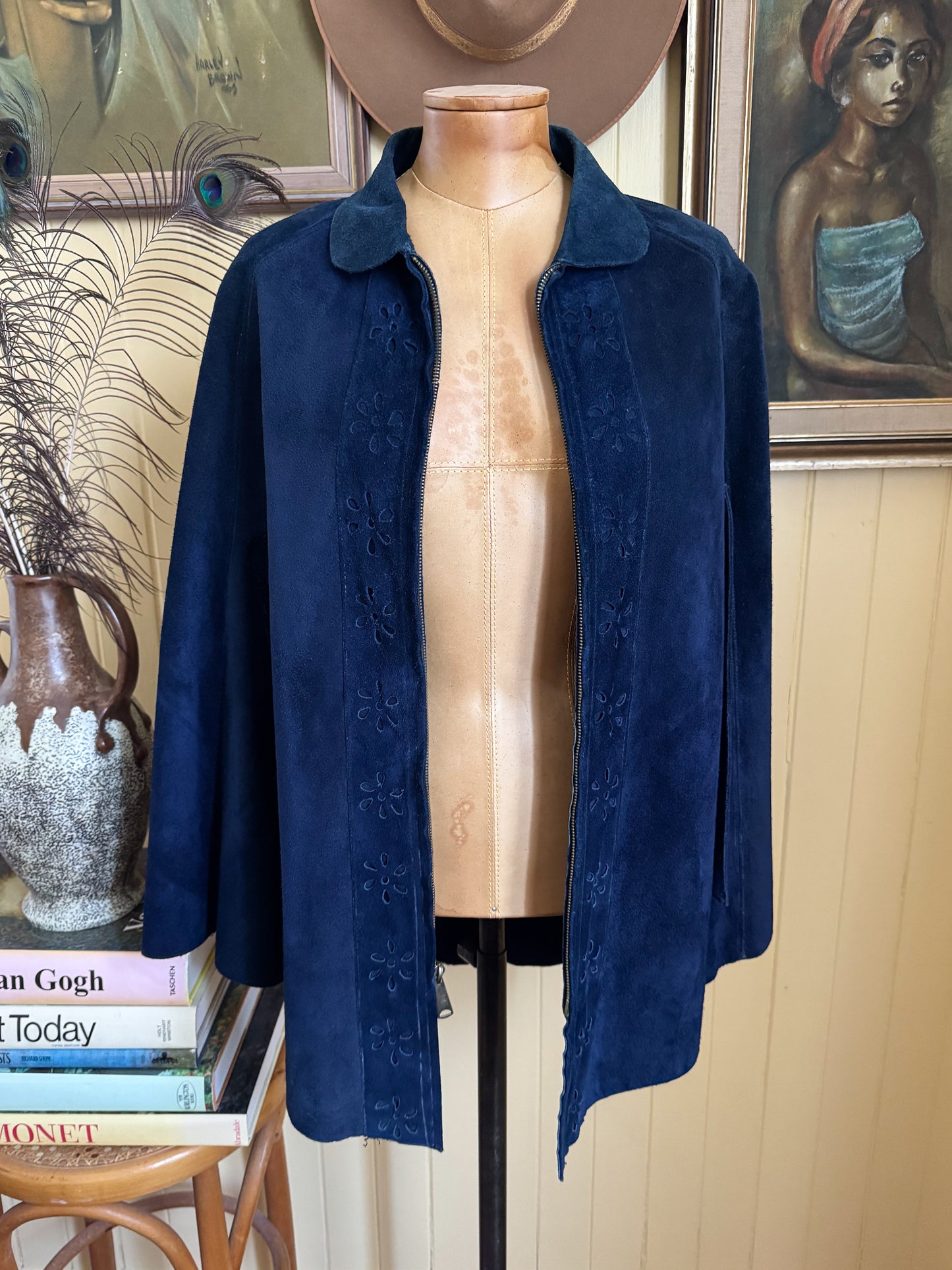 VINTAGE 1970S MEXICAN NAVY SUEDE LEATHER CUT OUT ZIP THROUGH PONCHO S/M/L