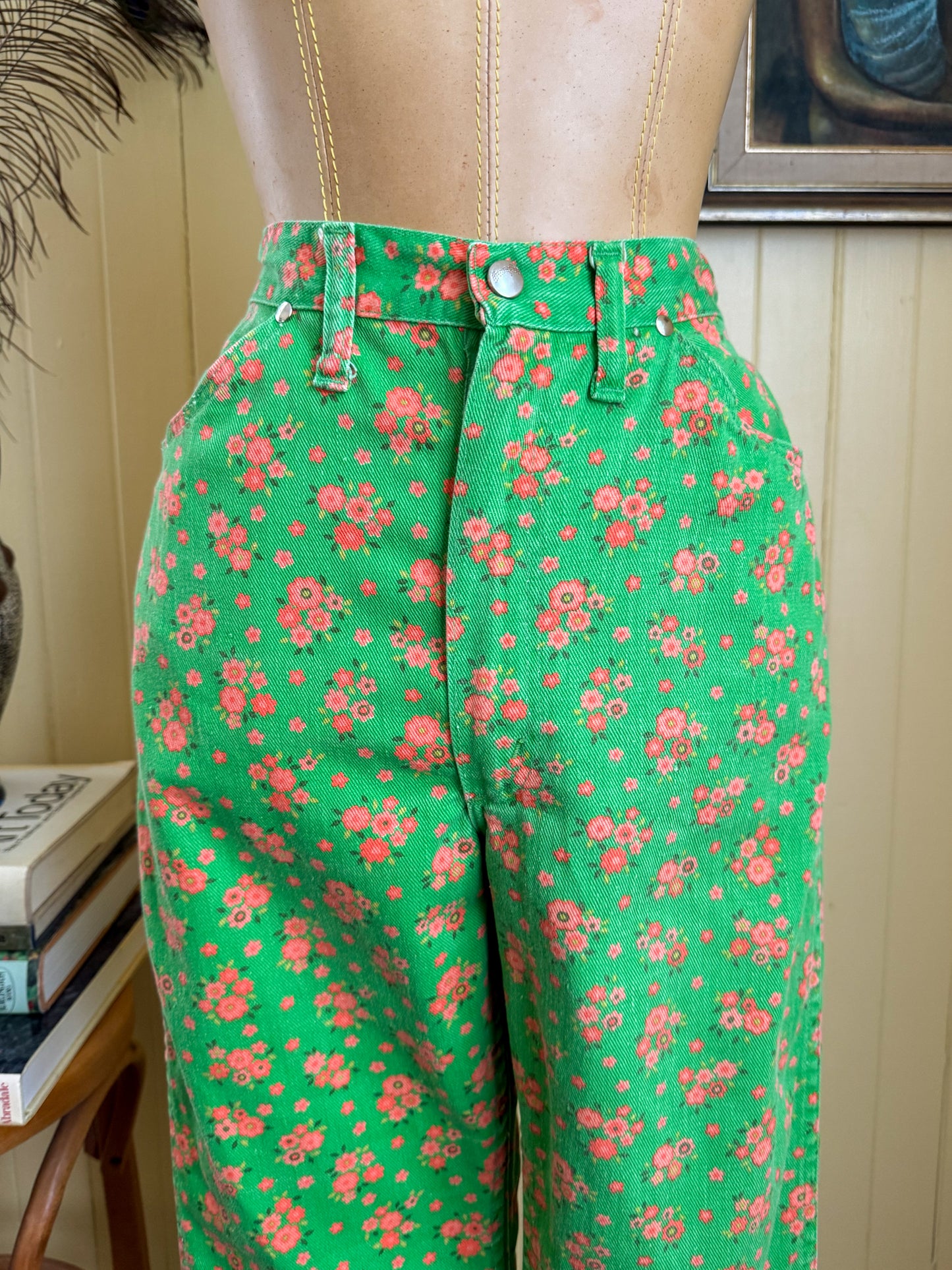 VINTAGE 1970S AMERICAN MISSES WRANGLER COTTON FLORAL PRINT TAPERED JEAN S