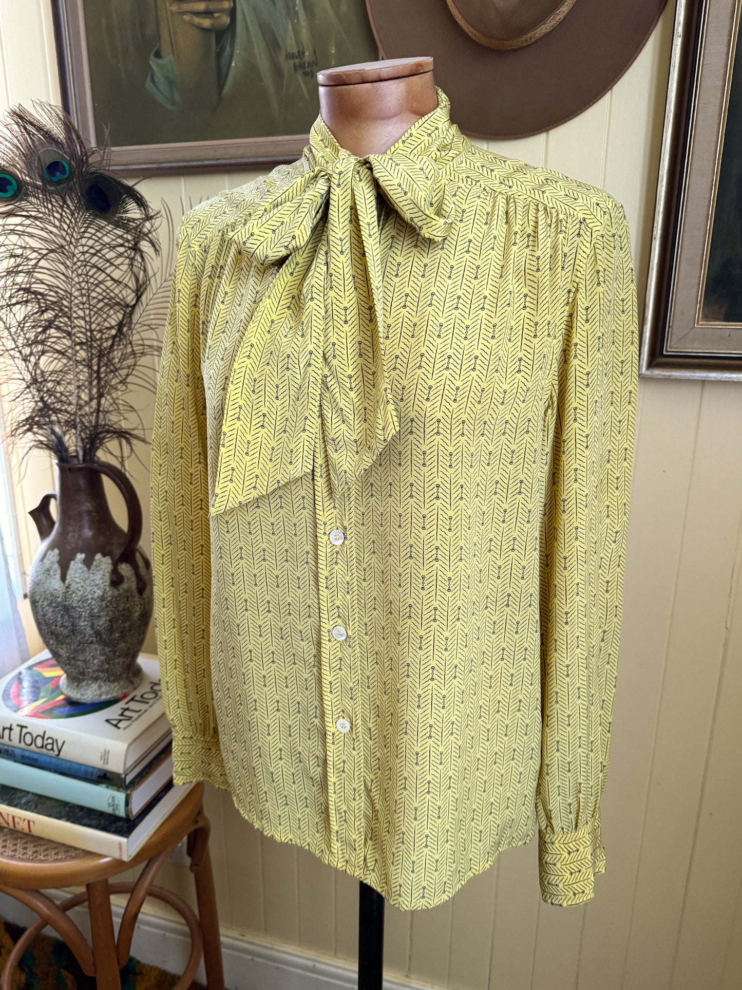 VINTAGE 1970S CELINE PARIS SILK GEOMETRIC PRINT PUSSY BOW BLOUSE M