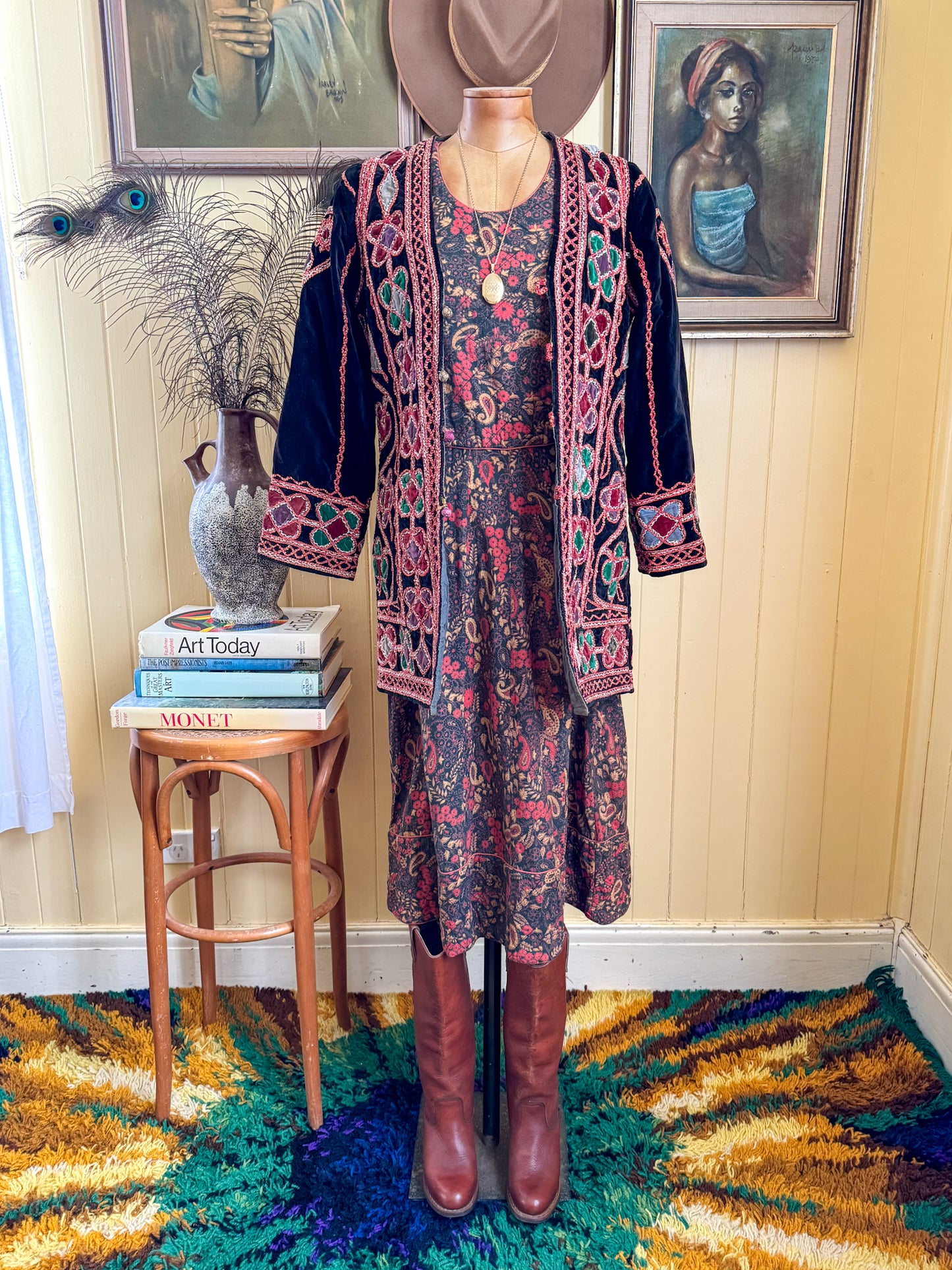 VINTAGE 1960S RARE PAKISTANI HEAVILY EMBROIDERED VELVET JACKET S
