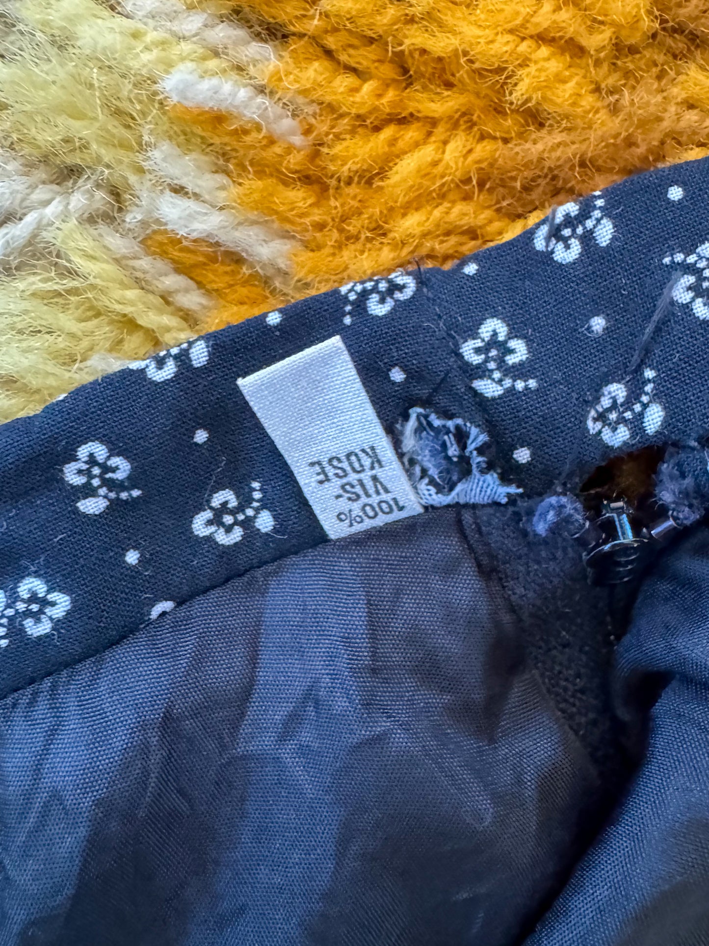 VINTAGE 1970S VISCOSE MINI FLORAL PRINT EMBROIDERED MAXI SKIRT XS