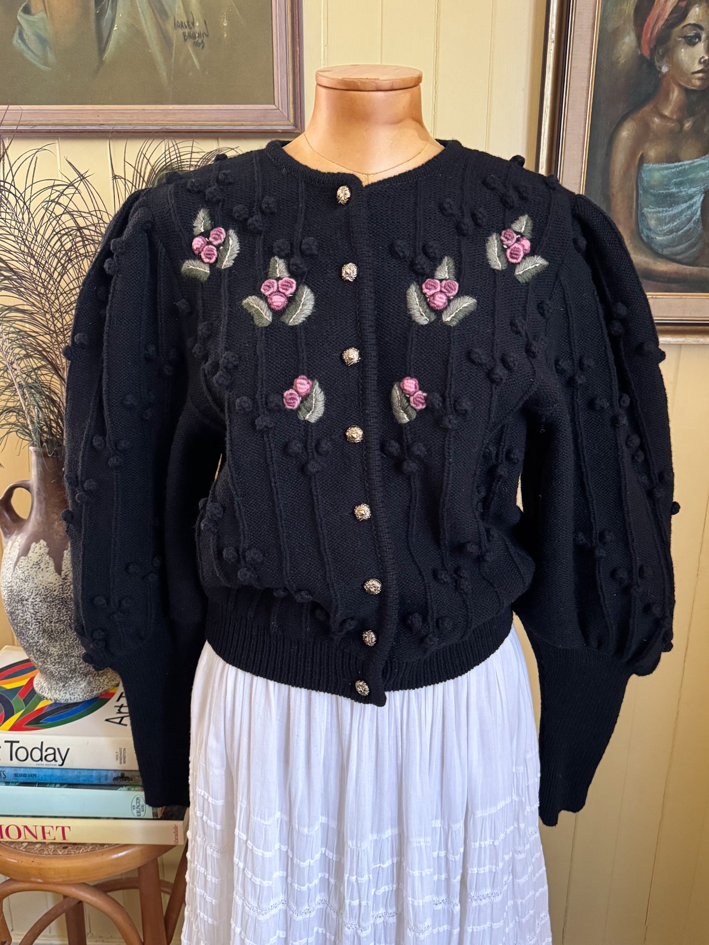 VINTAGE GERMAN WOOLLEN KNIT EMBROIDERED BOBBLE CARDIGAN JUMPER M