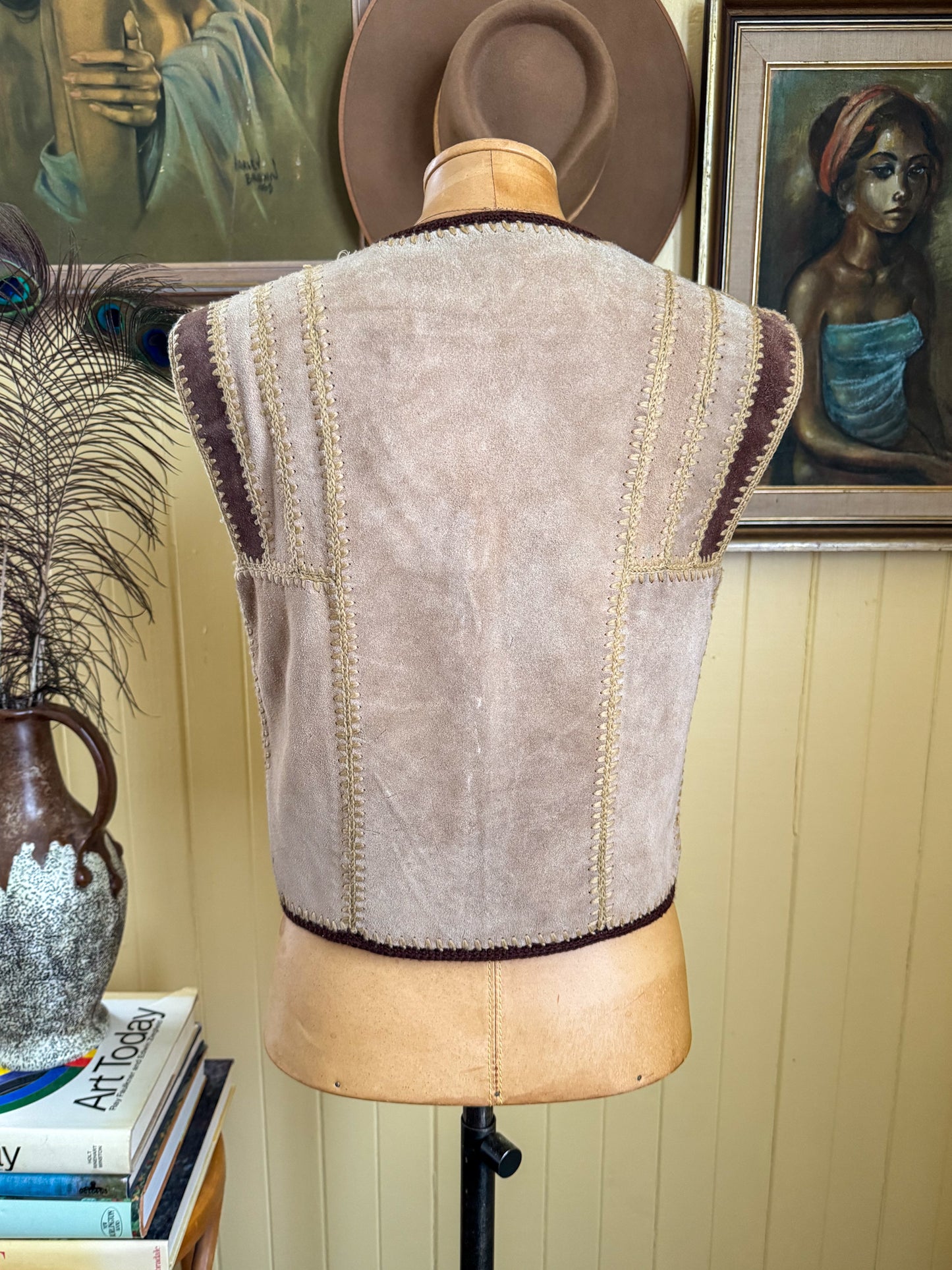 VINTAGE 1970S LEATHERCRAFT TAUPE SUEDE BLANKET STITCH TIE WAISTCOAT VEST S