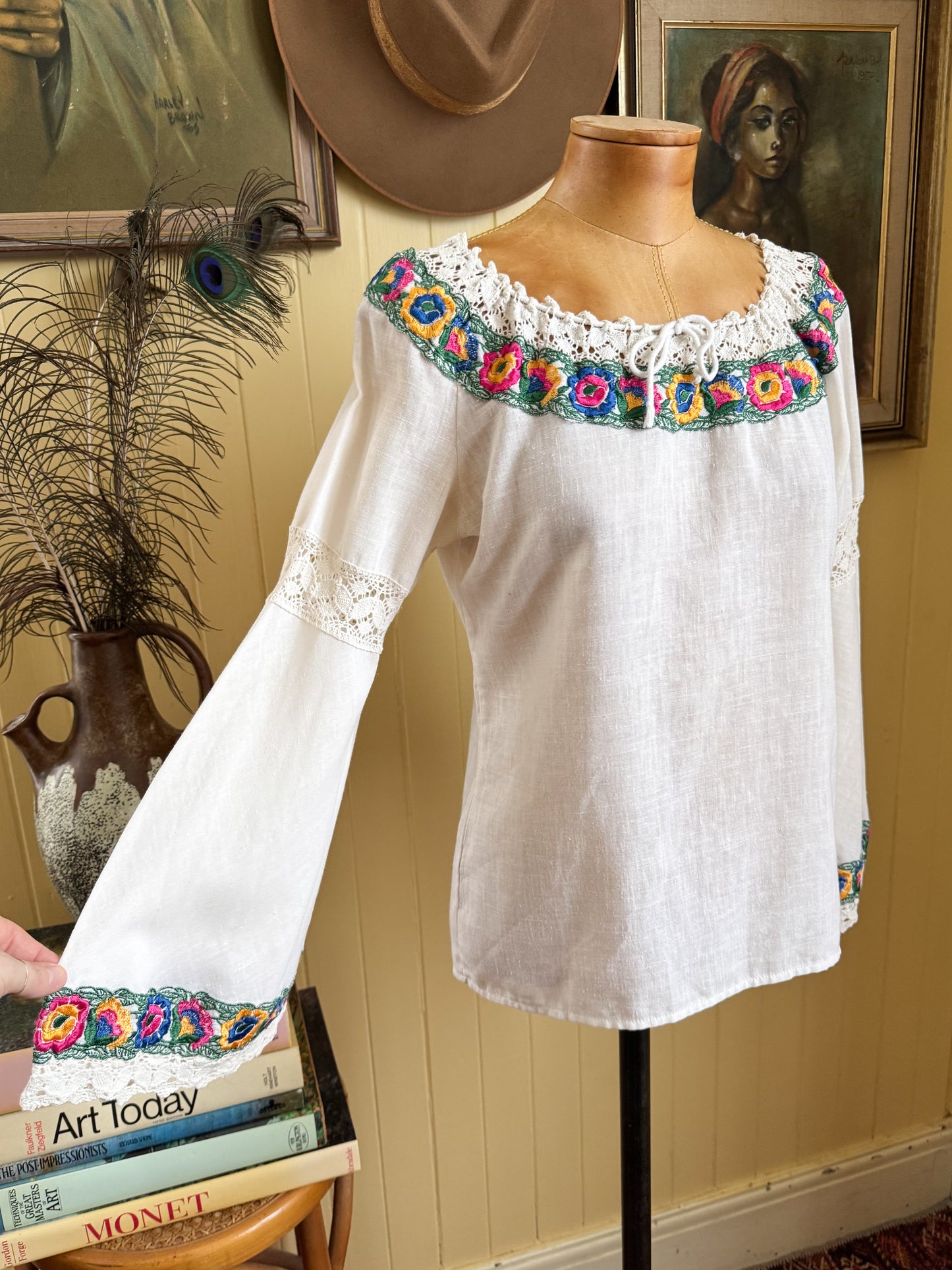 VINTAGE 1970S COTTON BLEND EMBROIDERED CROCHET PEASANT BLOUSE S/M