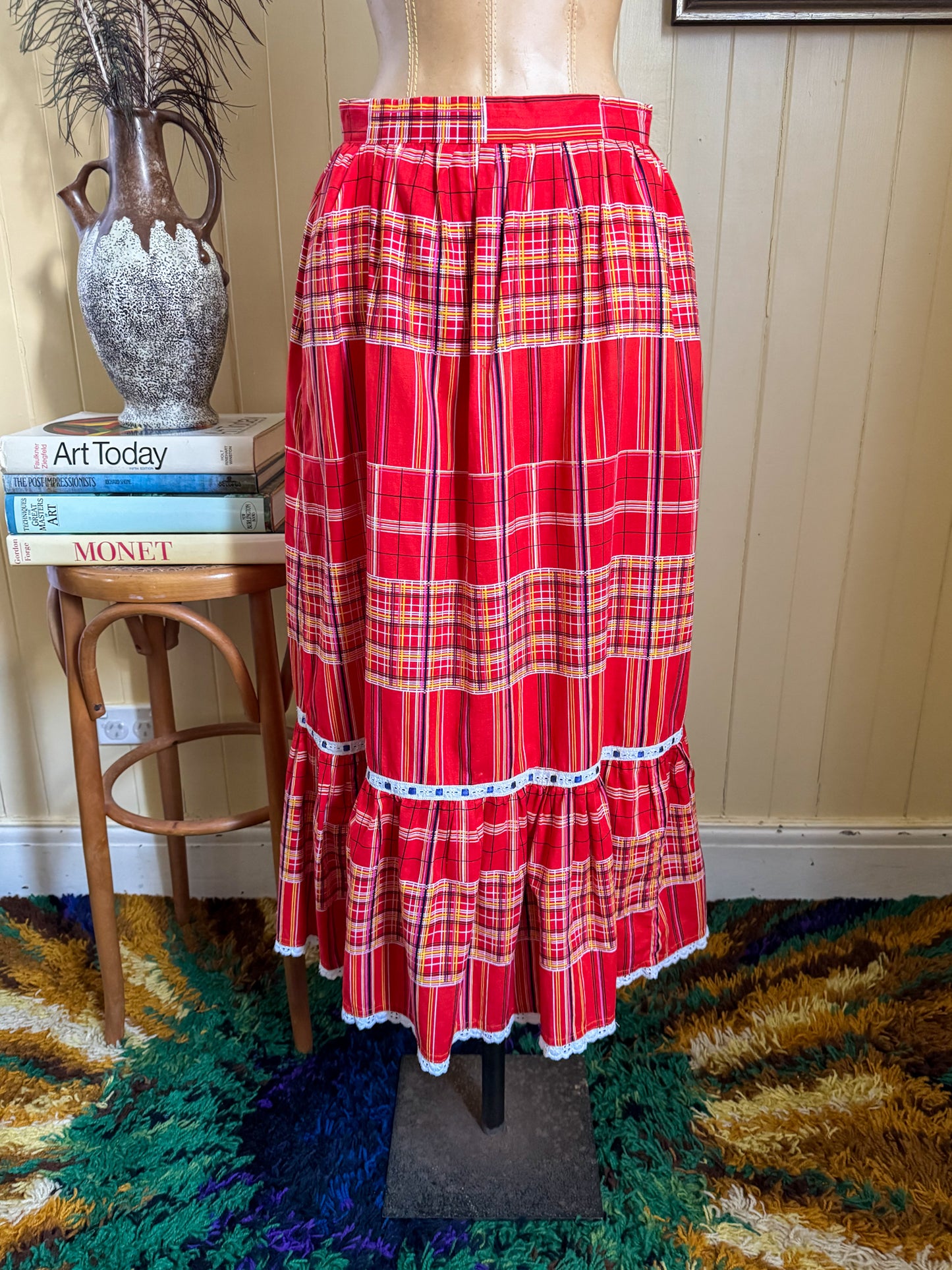 VINTAGE 1970S RED PLAID COTTON LACE TIERED MIDI PRAIRIE SKIRT S