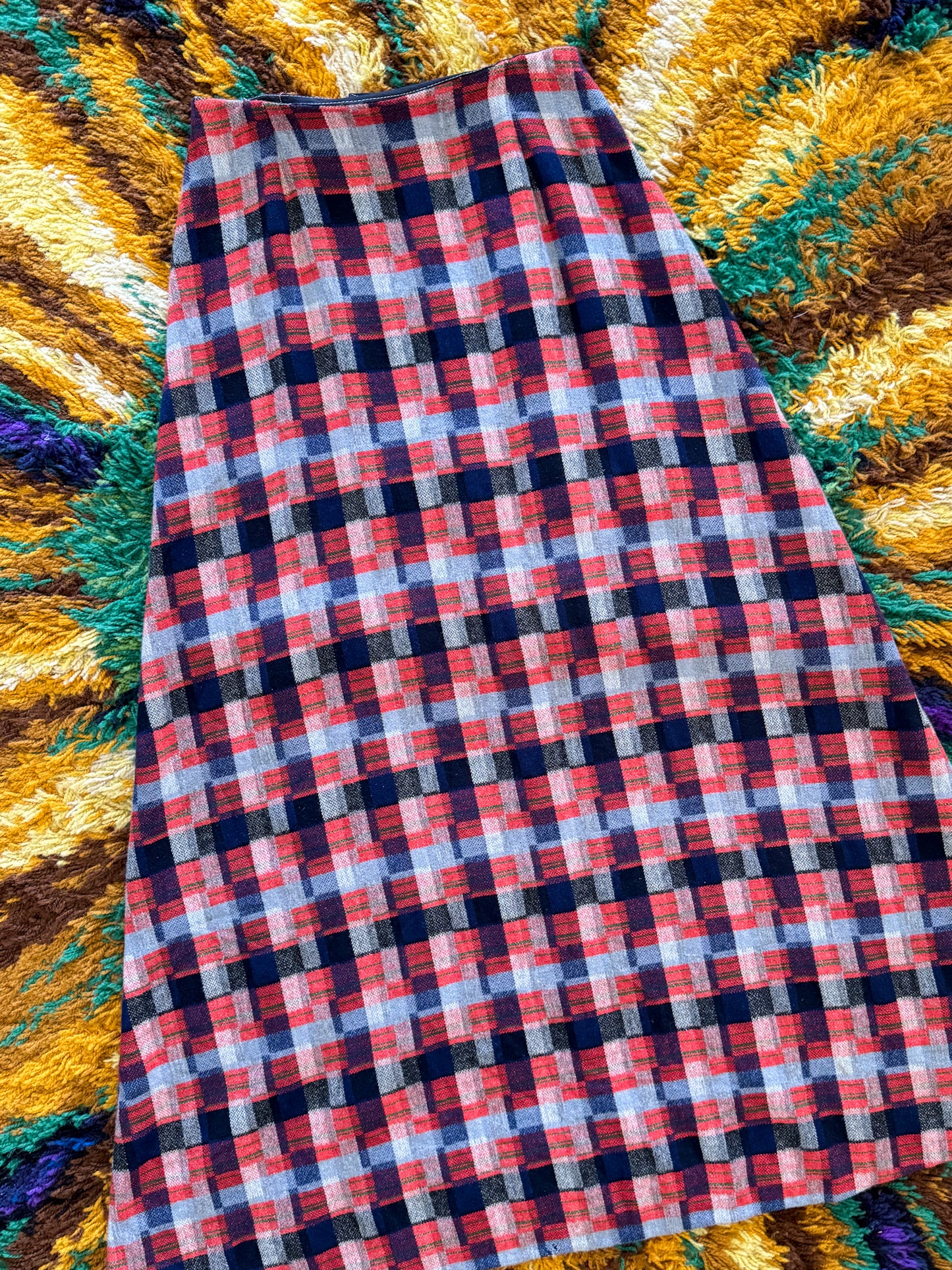 VINTAGE 1970S WOOL BLEND PLAID A-LINE MAXI SKIRT M