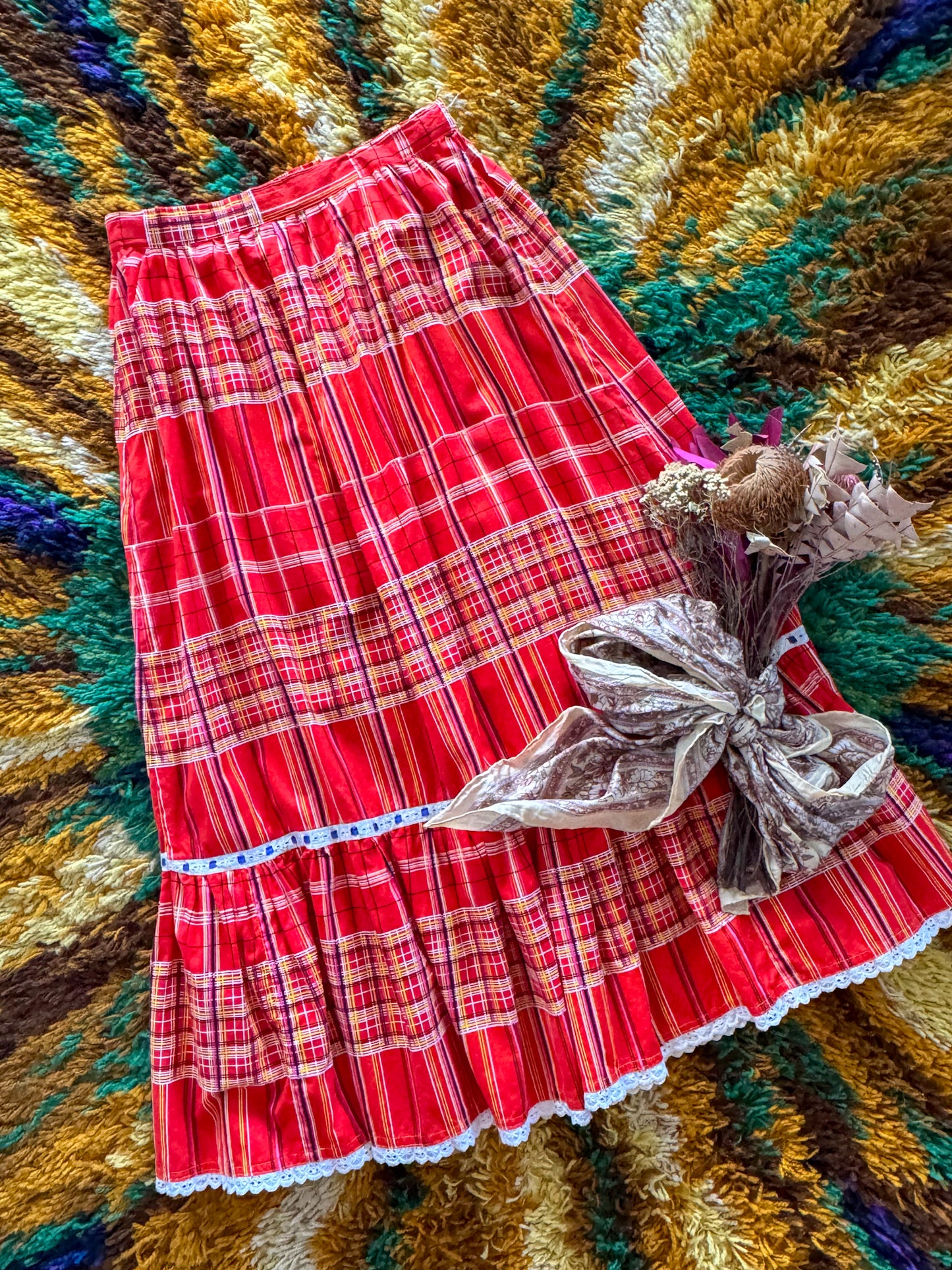 VINTAGE 1970S RED PLAID COTTON LACE TIERED MIDI PRAIRIE SKIRT S