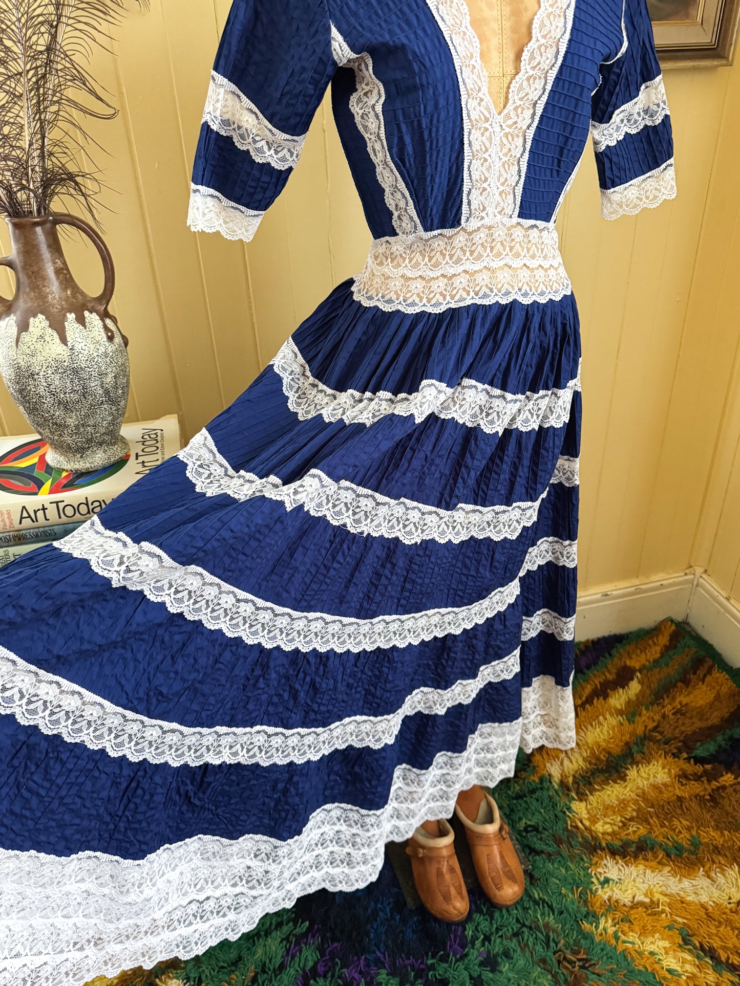VINTAGE 1970S MEXICAN COTTON BLEND LACE INSERT MAXI DRESS S