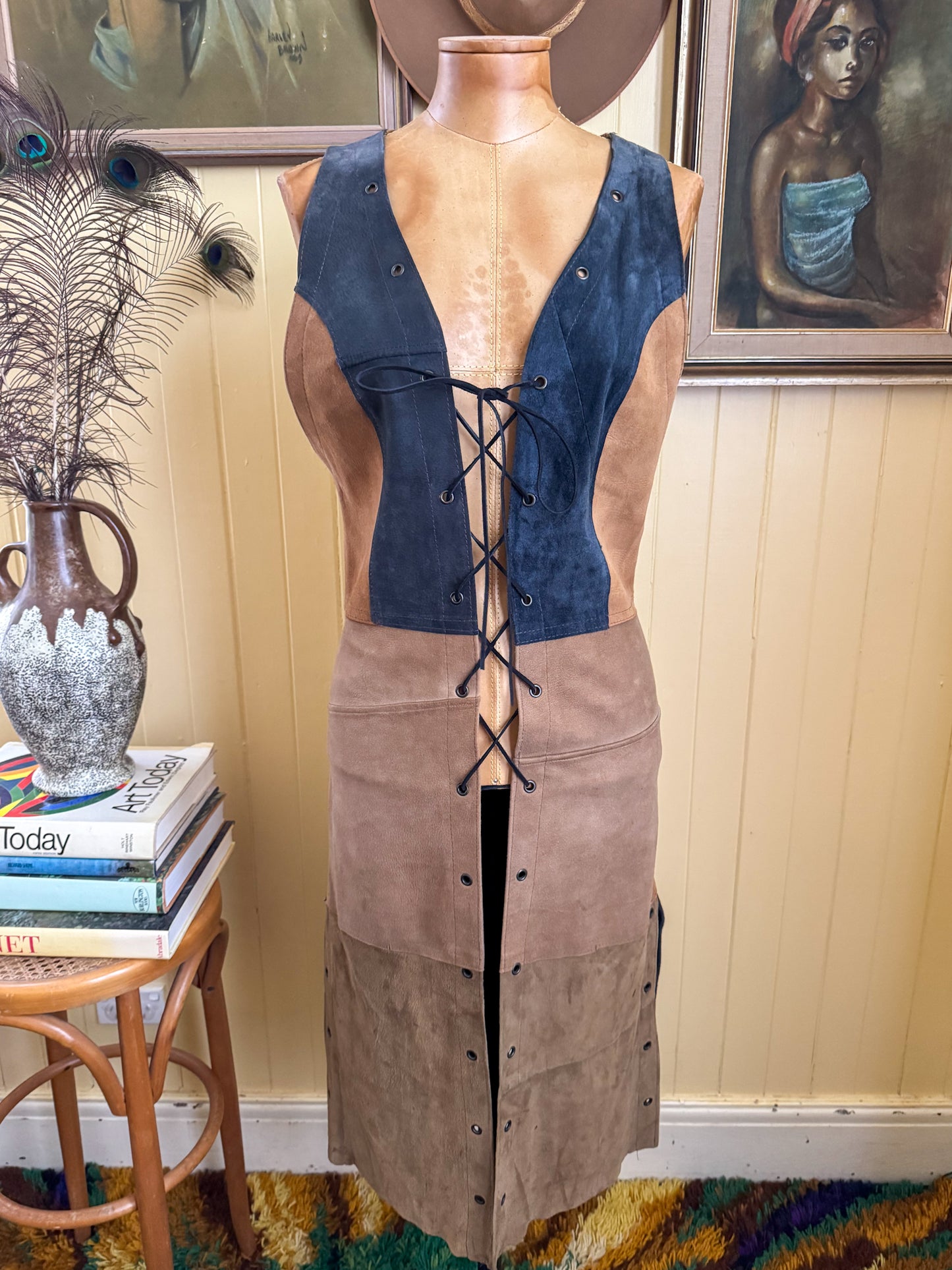 VINTAGE 1970S SUEDE LEATHER TWO TONE LACE UP LONGLINE WAISTCOAT VEST S