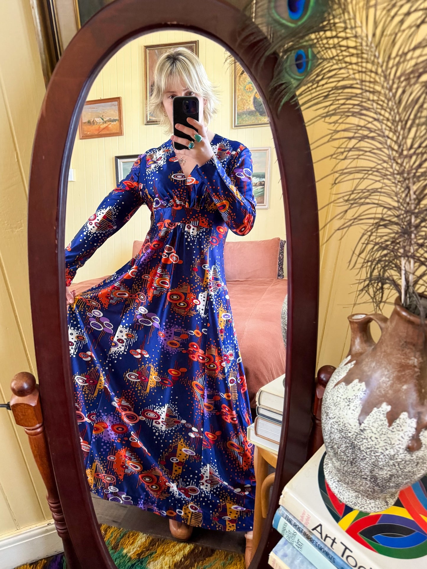 VINTAGE 1970S GROOVY NYLON FLORAL PRINT MAXI HOSTESS DRESS L