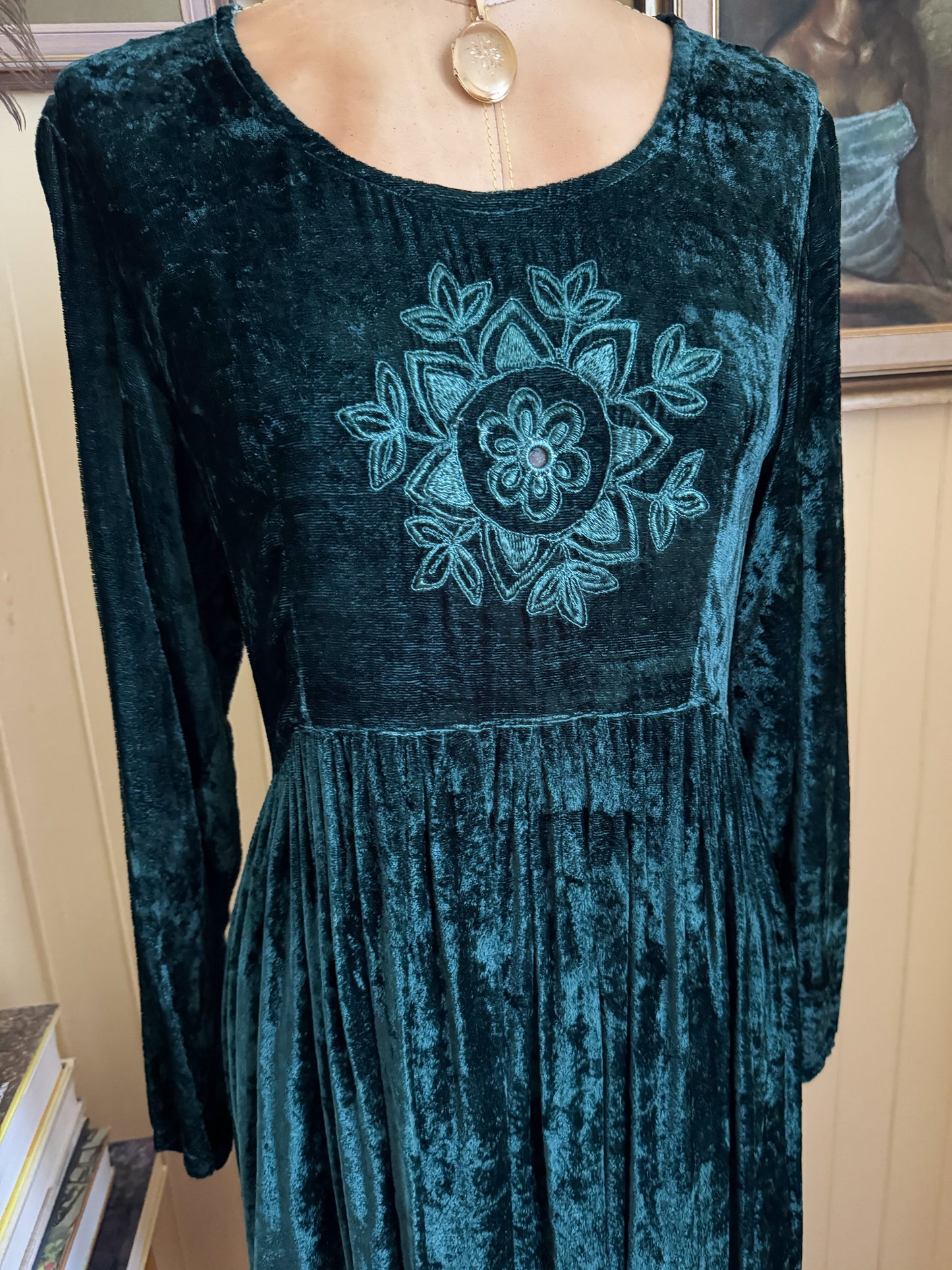 VINTAGE 1990S BANJARA RAYON CRUSHED VELVET EMBROIDERED DRESS S/M