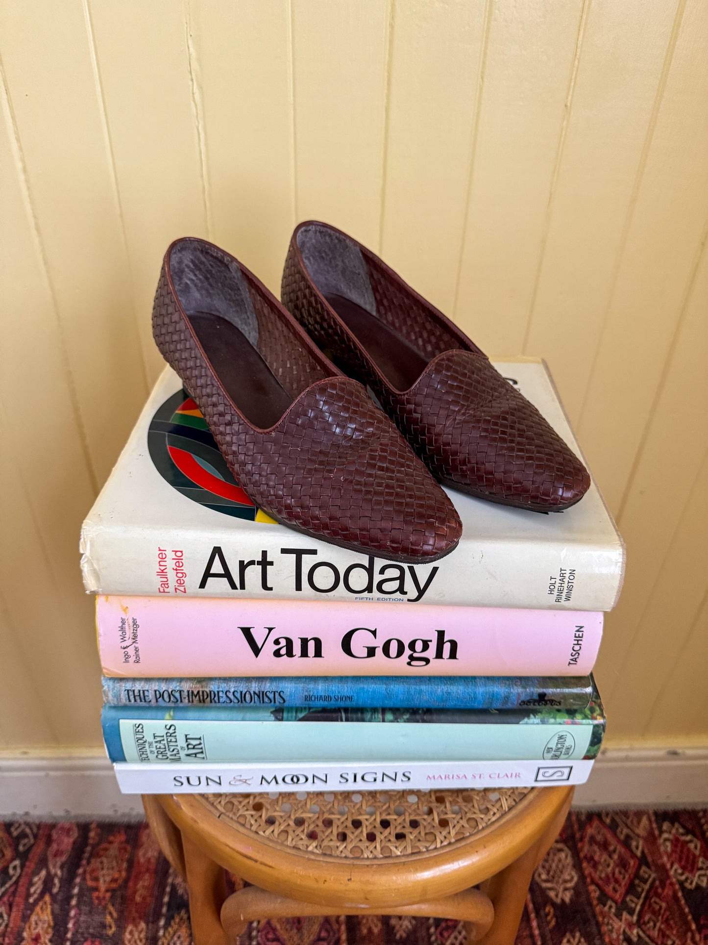 VINTAGE SANDLER CHOCOLATE LEATHER WOVEN HEELS 39/8.5