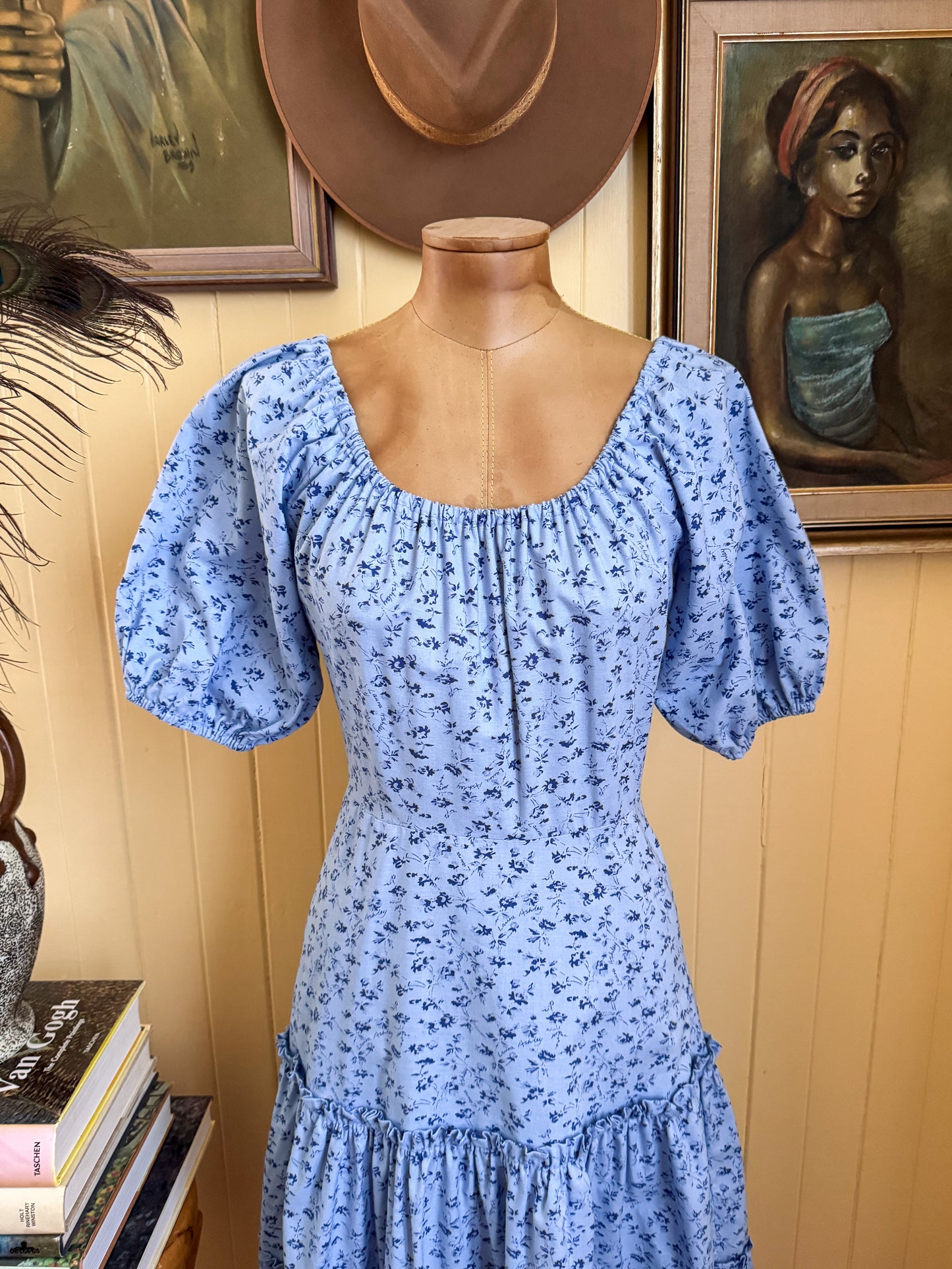 VINTAGE 1980S LAURA ASHLEY COTTON FLORAL + LOGO PRINT PEASANT DRESS XS/S