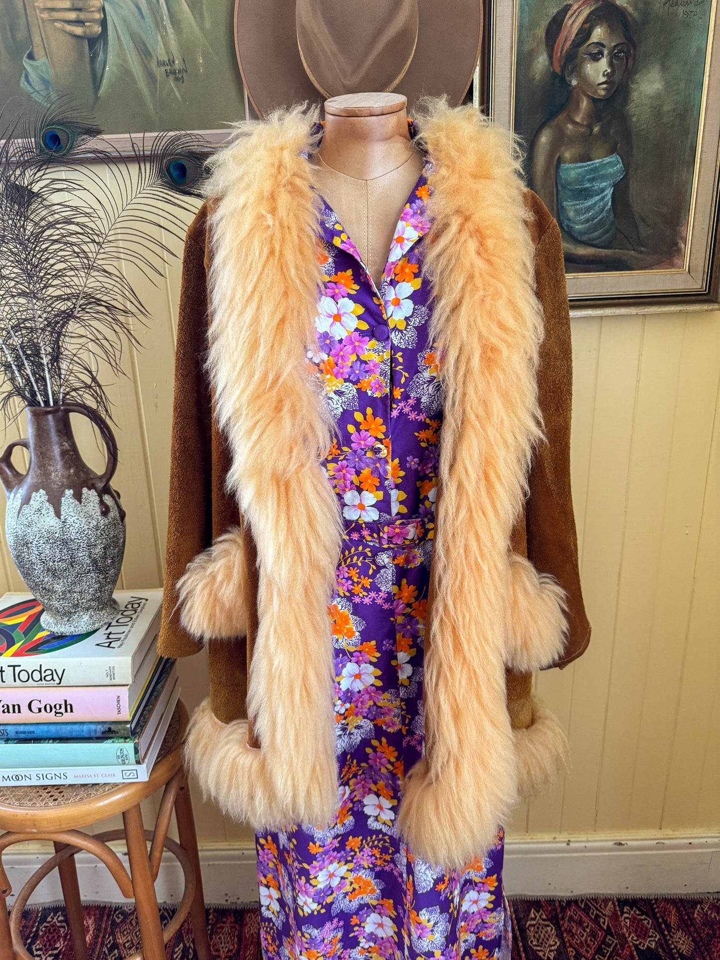 VINTAGE 1970S TAN SUEDE SHEEPSKIN LONGLINE PENNY LANE COAT M/L