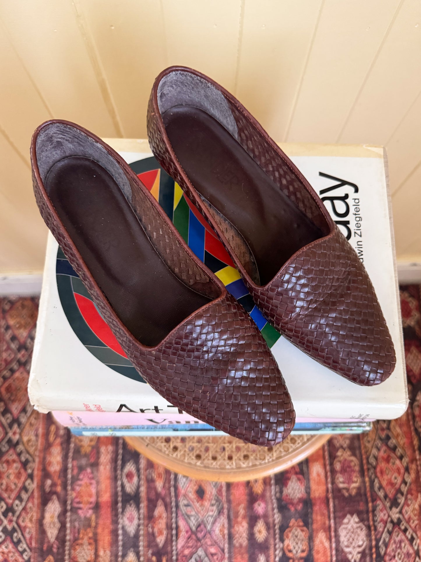 VINTAGE SANDLER CHOCOLATE LEATHER WOVEN HEELS 39/8.5
