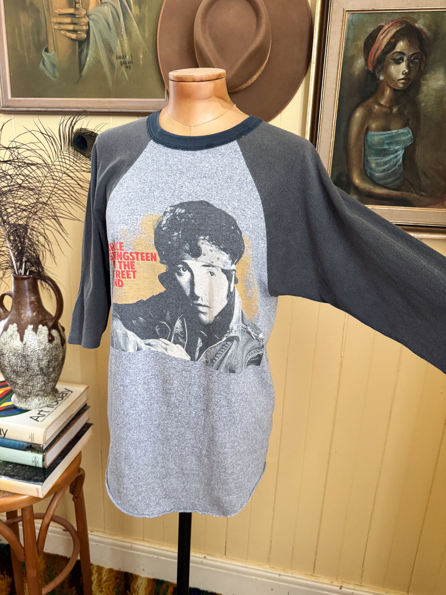 VINTAGE 1984/85 BRUCE SPRINGSTEEN + THE E STREET BAND WORLD TOUR PRINT RAGLAN TSHIRT M/L