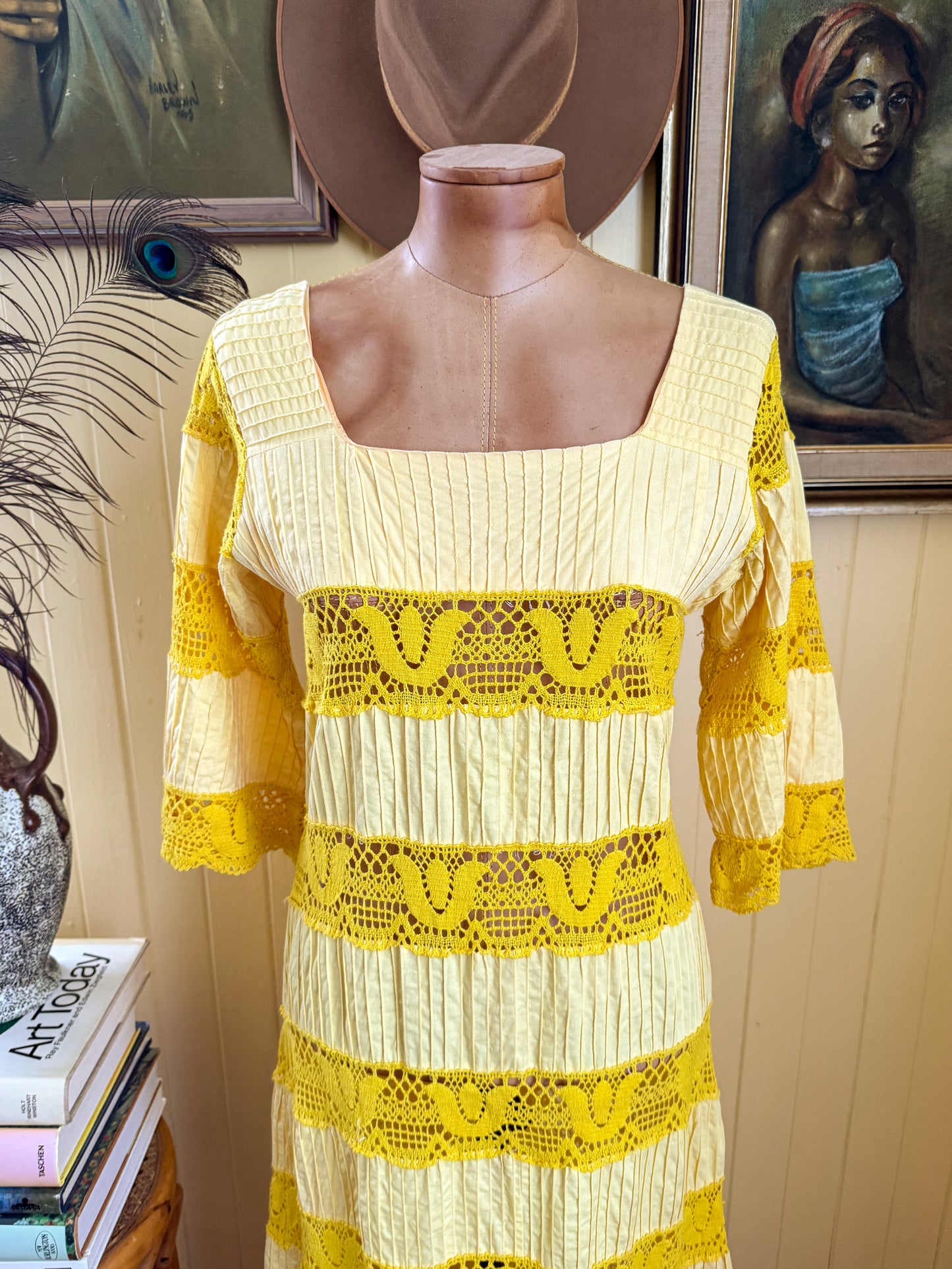 VINTAGE 1970S MEXICAN PINTUCK YELLOW COTTON CROCHET MAXI DRESS S