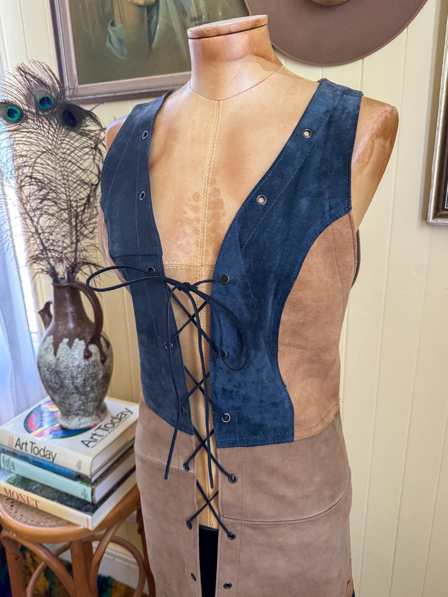VINTAGE 1970S SUEDE LEATHER TWO TONE LACE UP LONGLINE WAISTCOAT VEST S