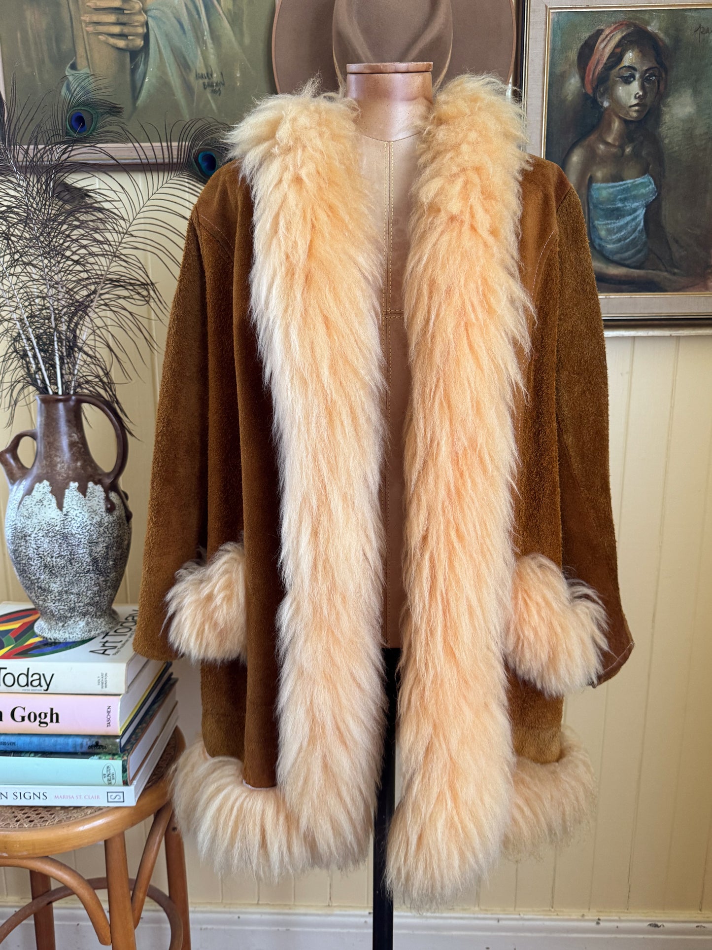 VINTAGE 1970S TAN SUEDE SHEEPSKIN LONGLINE PENNY LANE COAT M/L