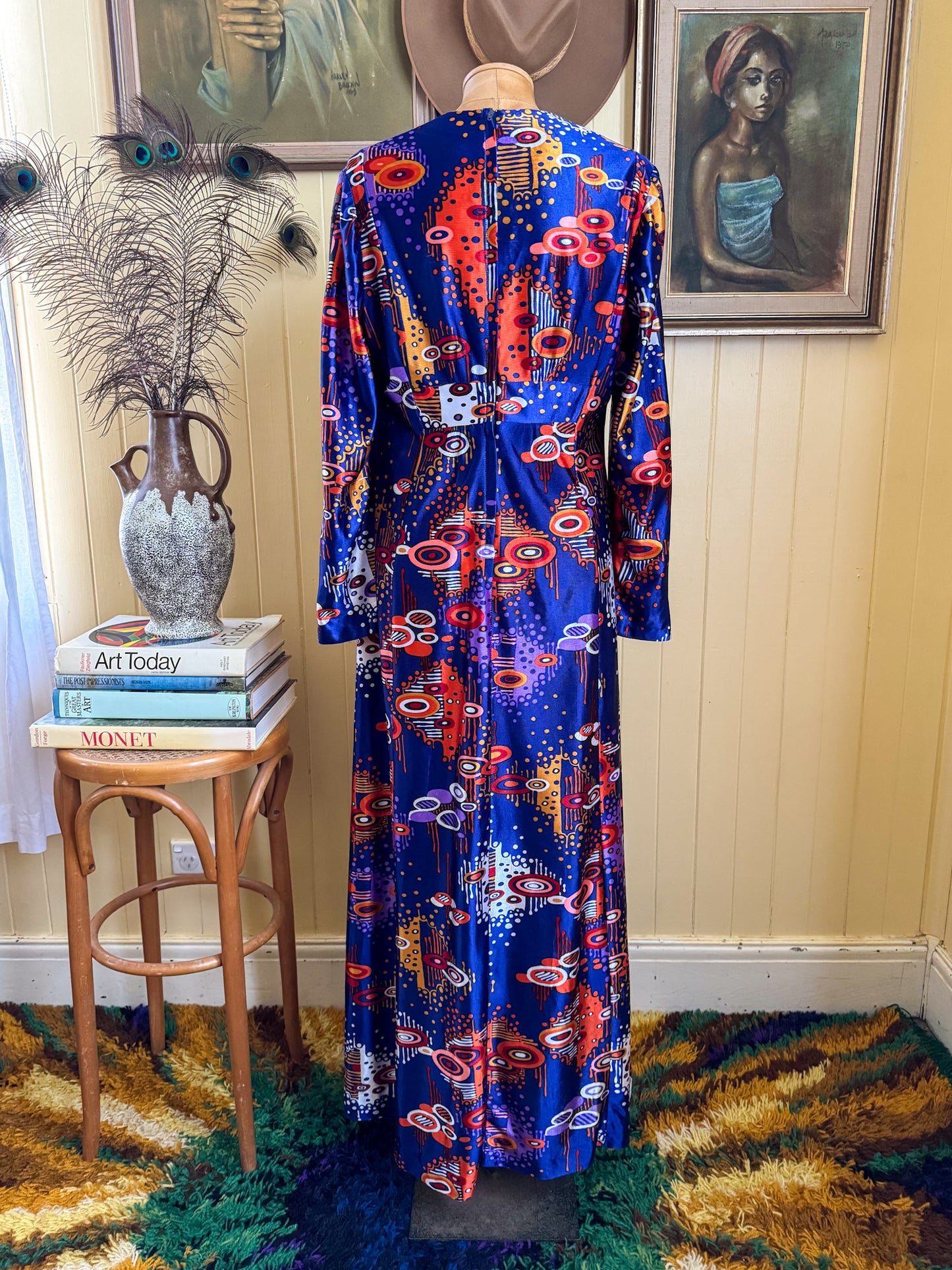 VINTAGE 1970S GROOVY NYLON FLORAL PRINT MAXI HOSTESS DRESS L
