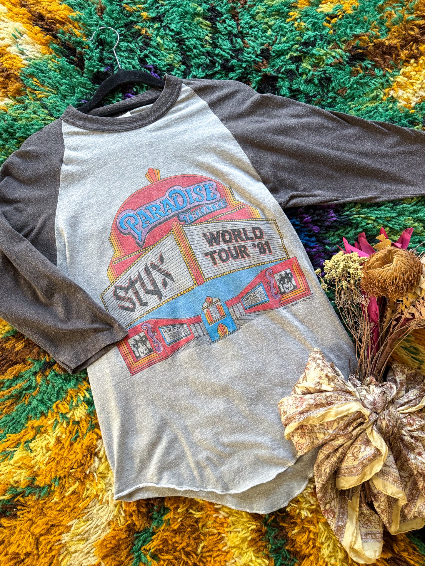 VINTAGE 1981 RARE STYX PARADISE THEATRE WORLD TOUR PRINT RAGLAN TSHIRT S