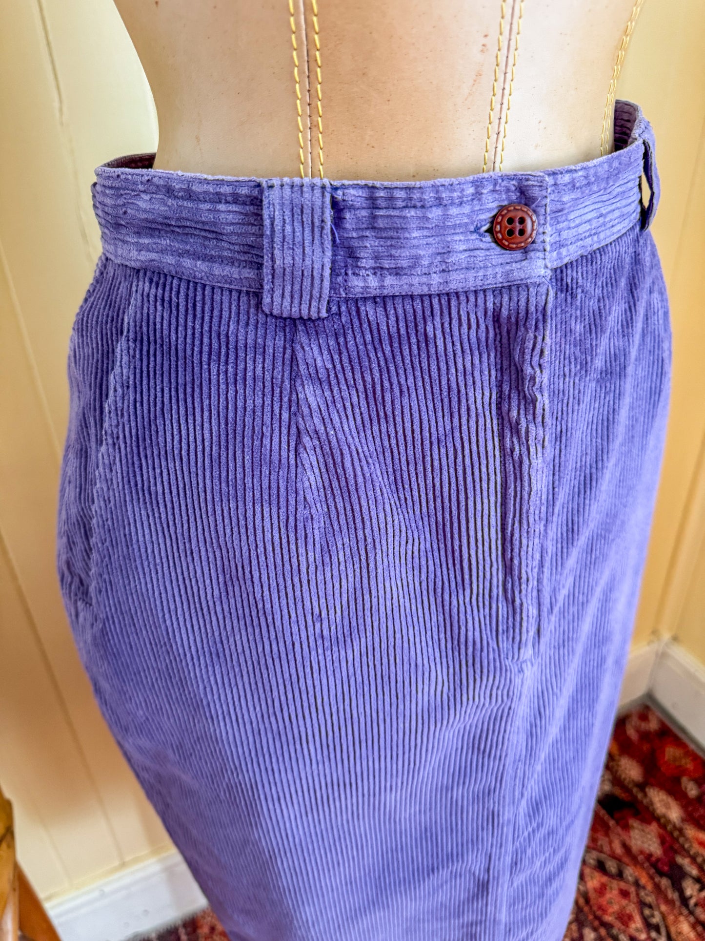 VINTAGE 1980S SPORTSCRAFT COTTON CORDUROY MIDI PENCIL SKIRT S/M