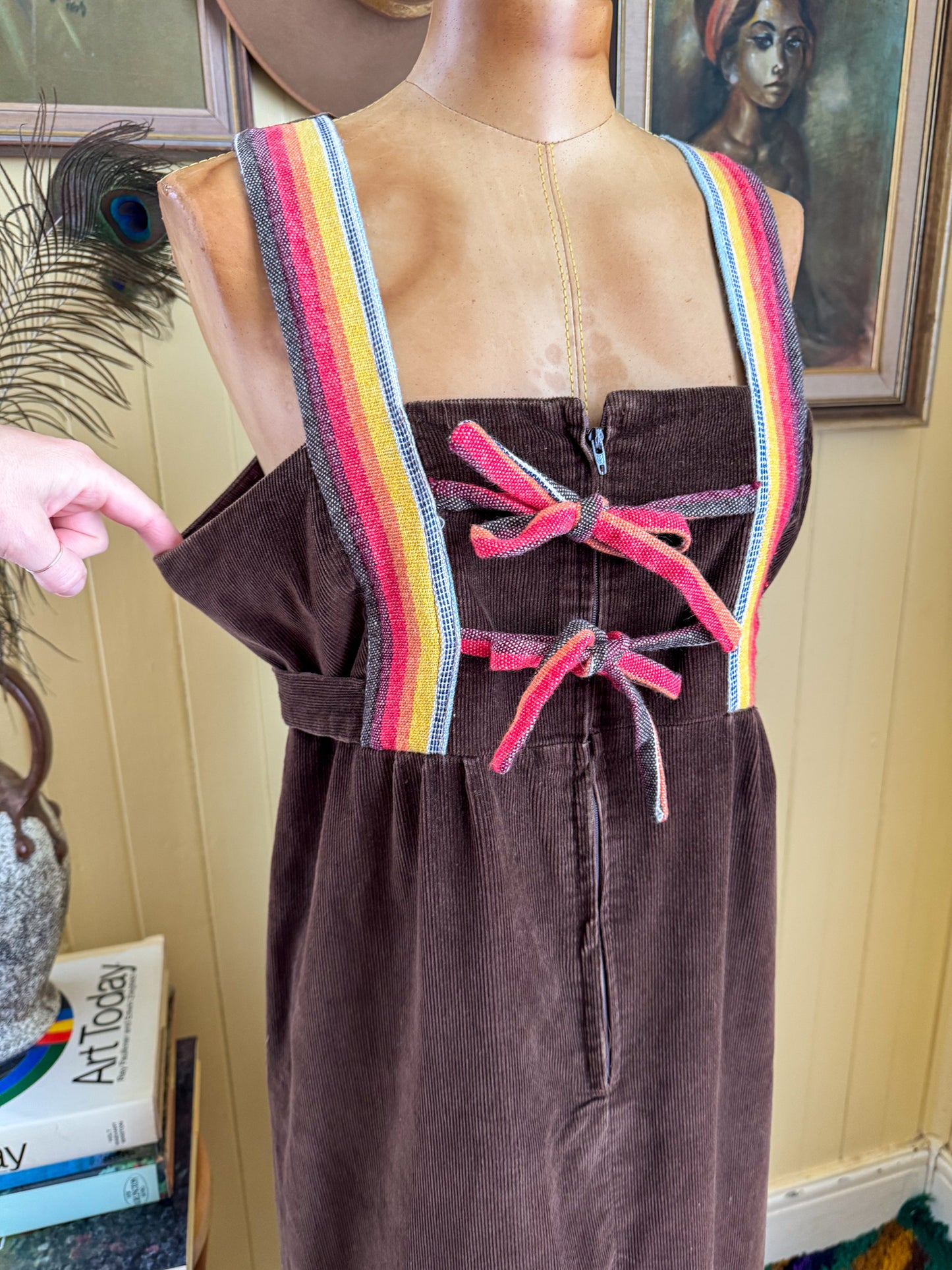 VINTAGE 1970S ENGLISH PRET A PORTER COTTON BLEND CORDUROY PINAFORE DRESS M/L