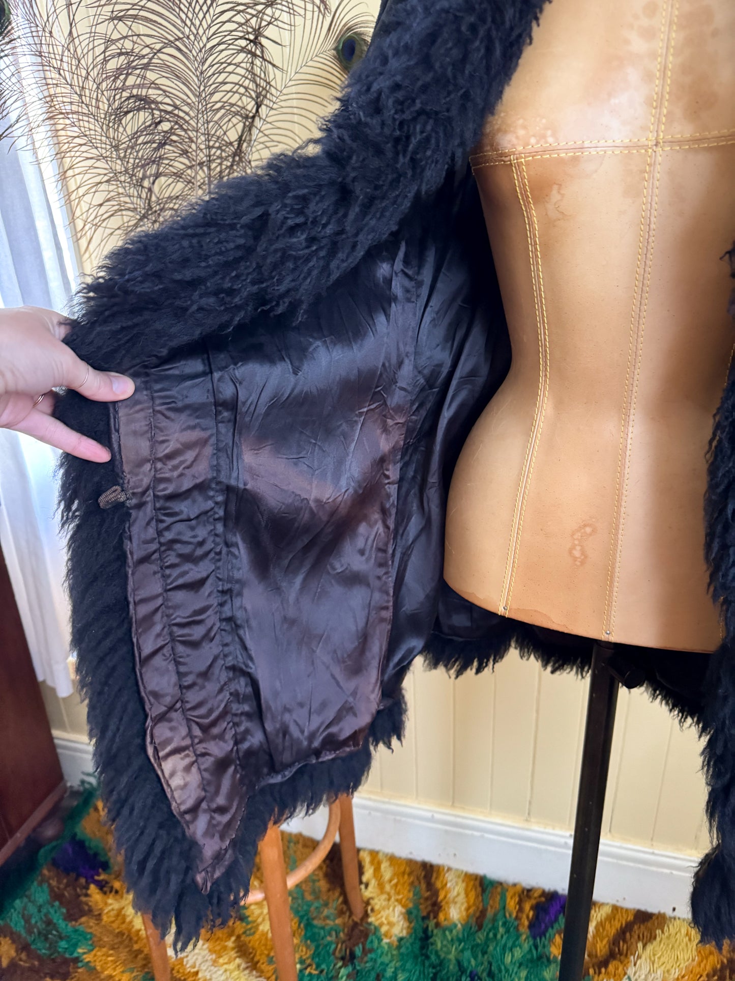 VINTAGE 1970S BLACK SUEDE LEATHER PENNY LANE SHEARLING WOOL VEST S/M