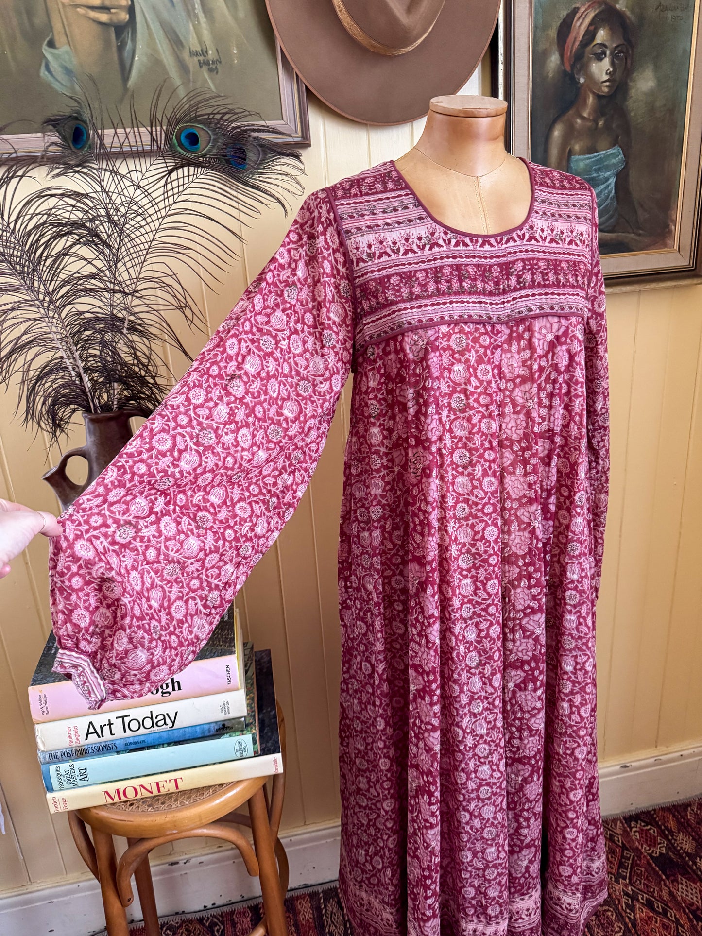 VINTAGE 1970S ELEGANCE OF ASIA INDIAN COTTON GAUZE BLOCK PRINT MIDI DRESS S/M