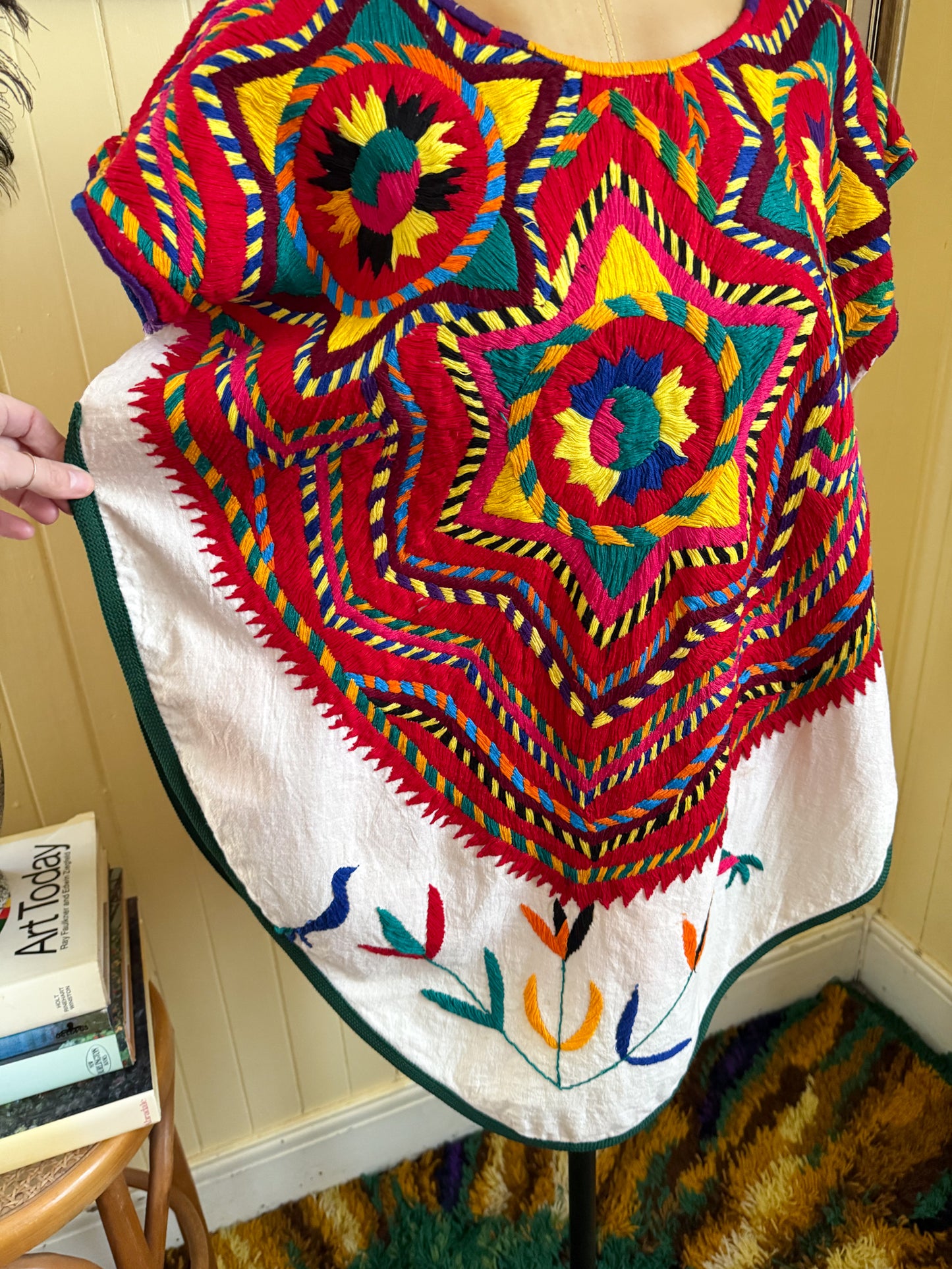 VINTAGE GUATEMALAN EMBROIDERED WOVEN COTTON HUIPIL OOAK PONCHO TOP M/L