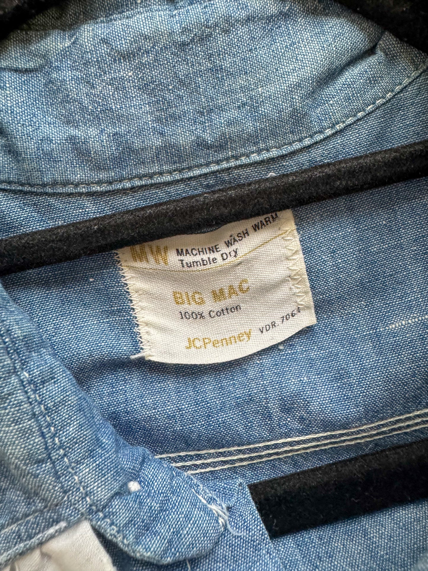 VINTAGE 1970S JC PENNEY COTTON CHAMBRAY APPLIQUÉ LACE TRIM SHIRT M