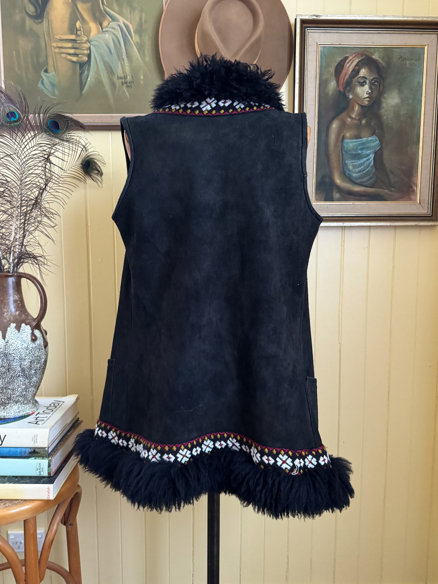 VINTAGE 1970S BLACK SUEDE LEATHER PENNY LANE SHEARLING WOOL VEST S/M