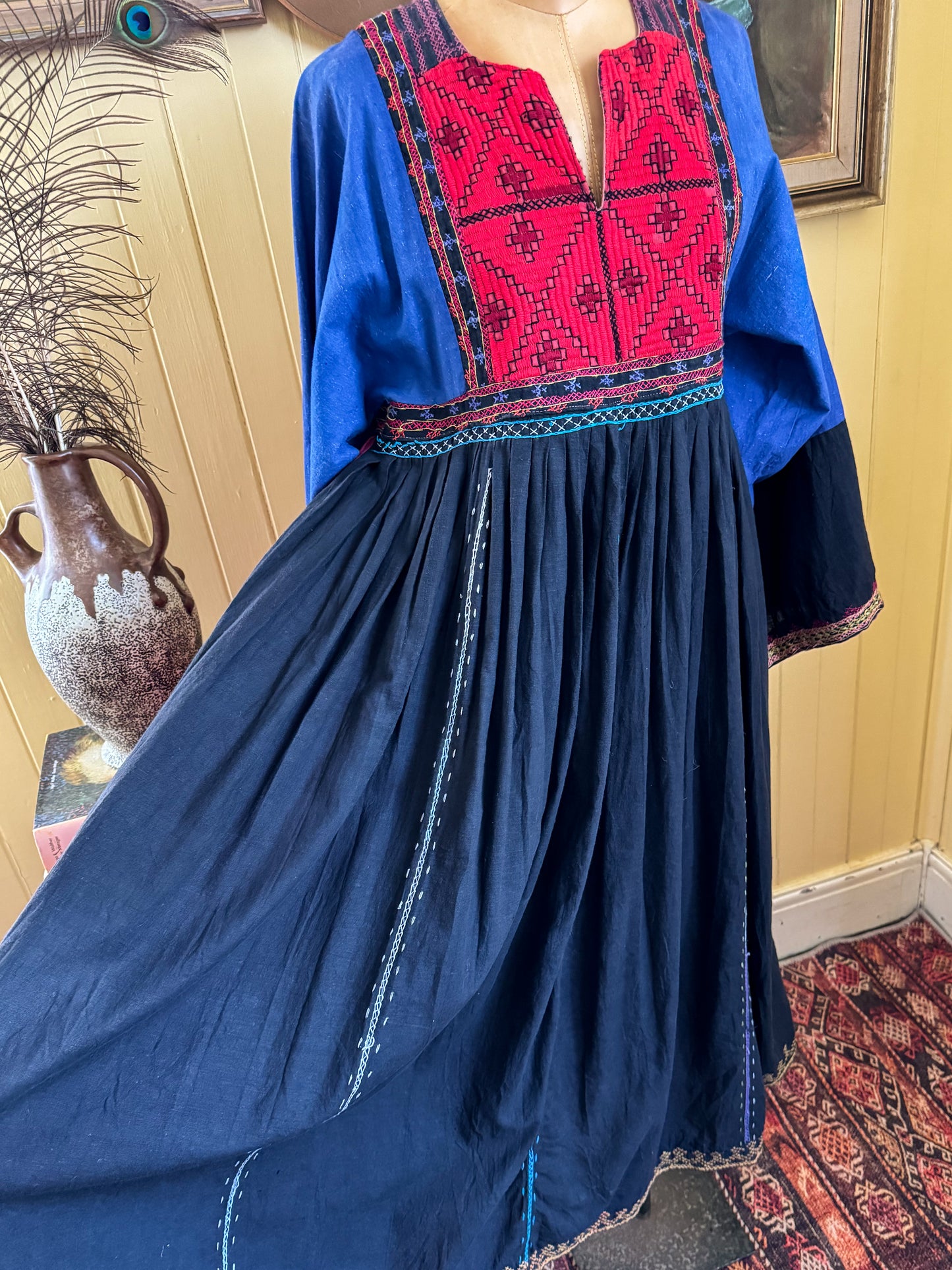 VINTAGE 1960S TRADITIONAL AFGHANI EMBROIDERED PATCHWORK FOLK DRESS M