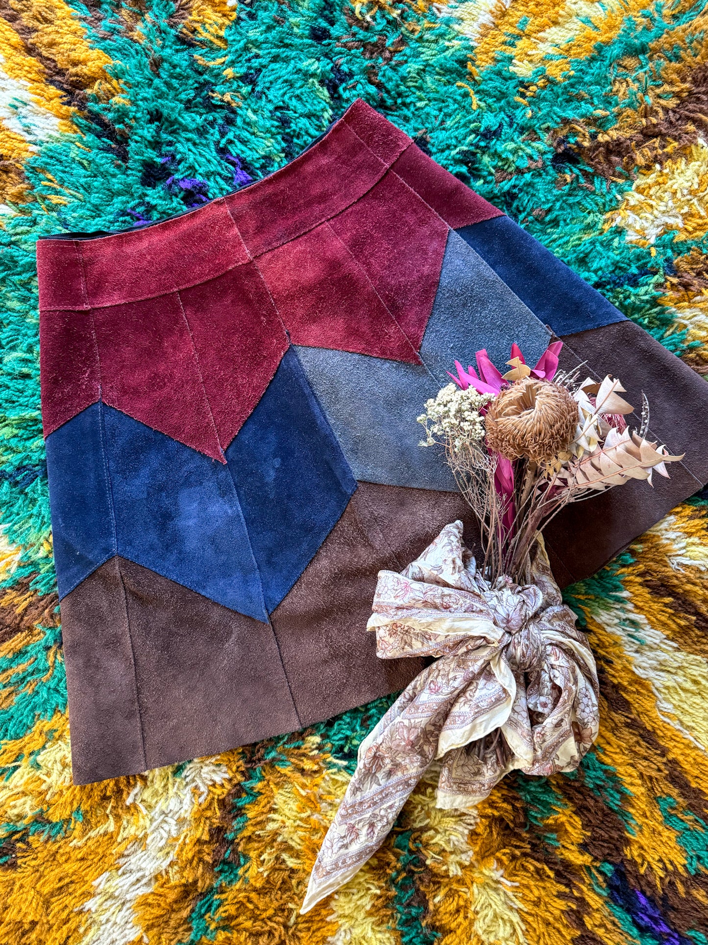 VINTAGE 1970S SUEDE LEATHER CHEVRON COLOUR BLOCK SKIRT M/L