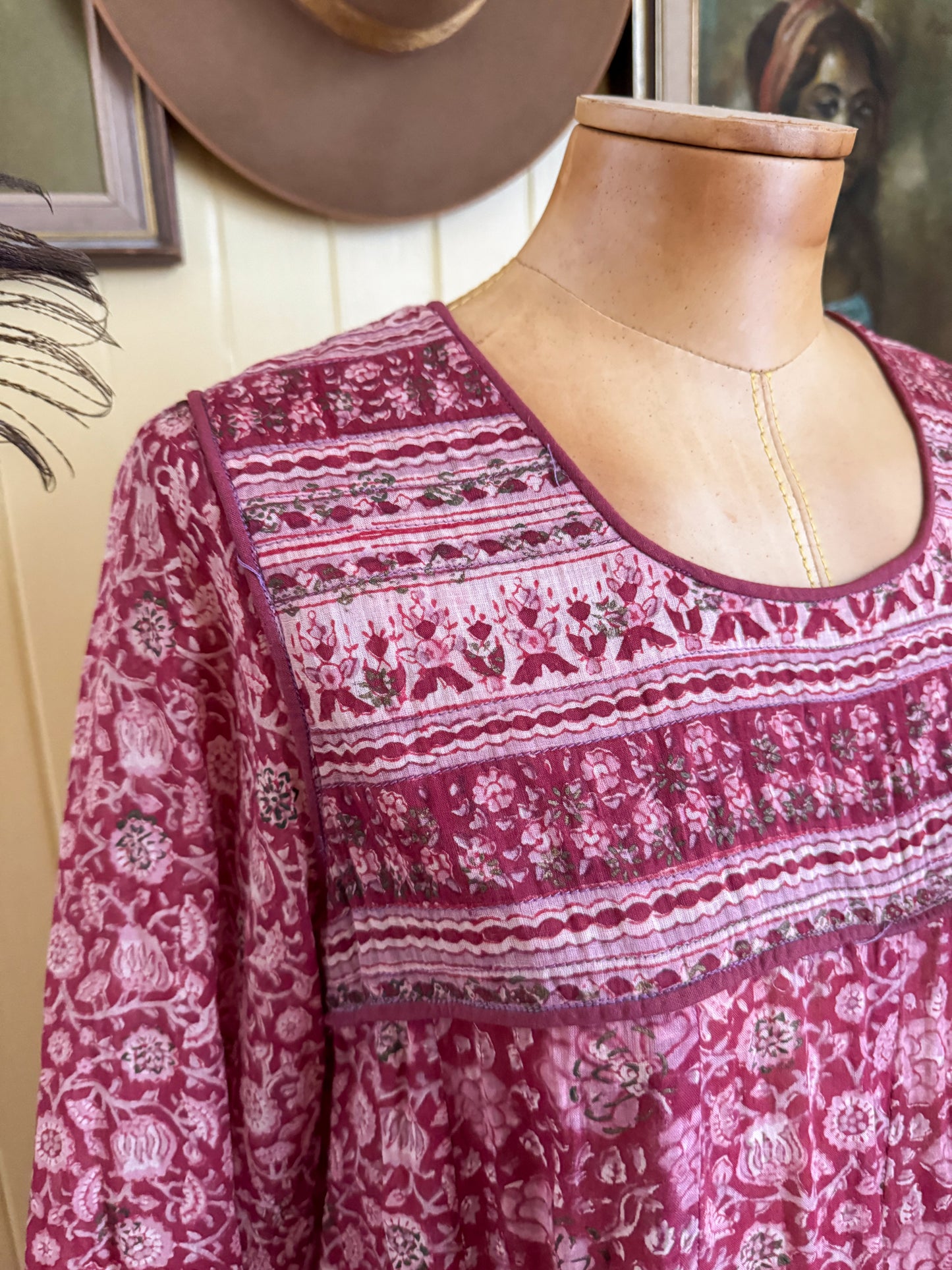 VINTAGE 1970S ELEGANCE OF ASIA INDIAN COTTON GAUZE BLOCK PRINT MIDI DRESS S/M