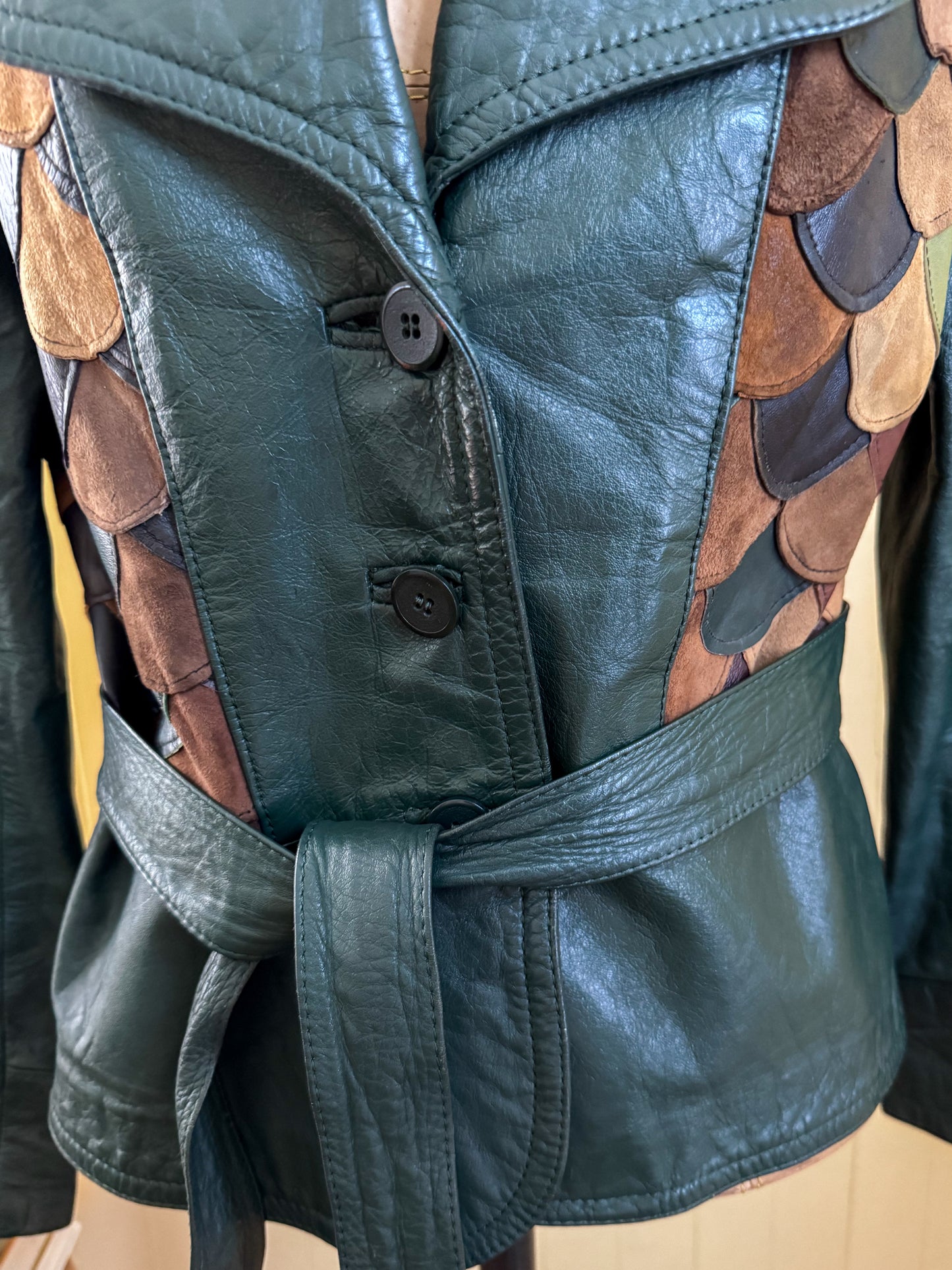 VINTAGE 1970S RARE KOREAN SCALLOPED PATCHWORK LEATHER JACKET S/M