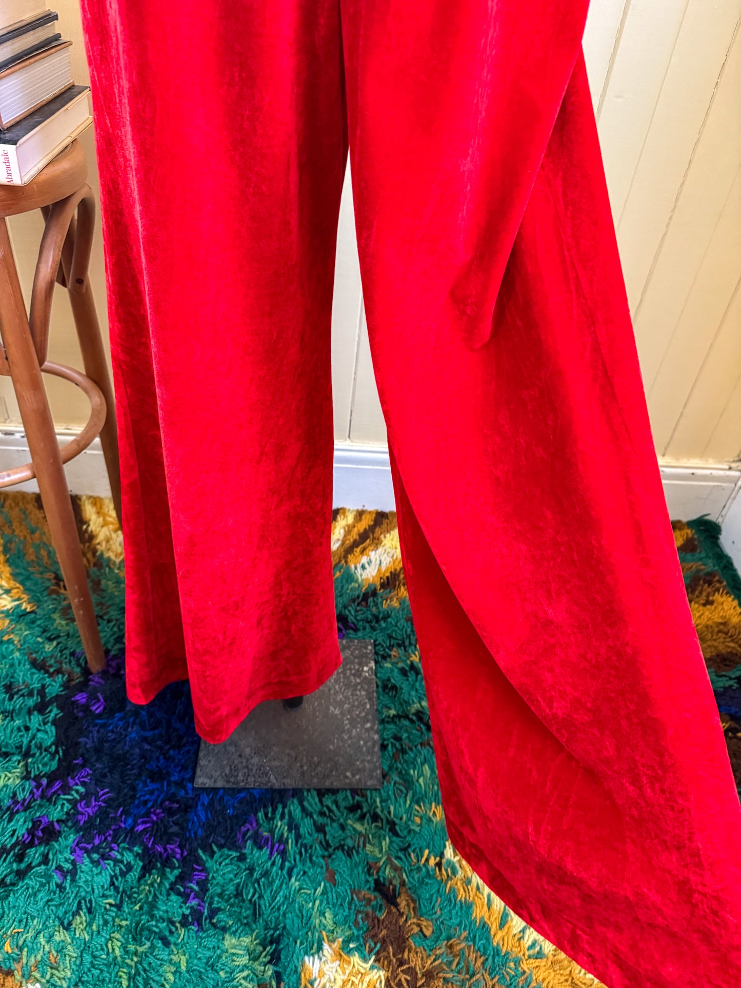 VINTAGE 1970S ST CHARLES RED VELVET WIDE LEG FLARE PANTS S/M