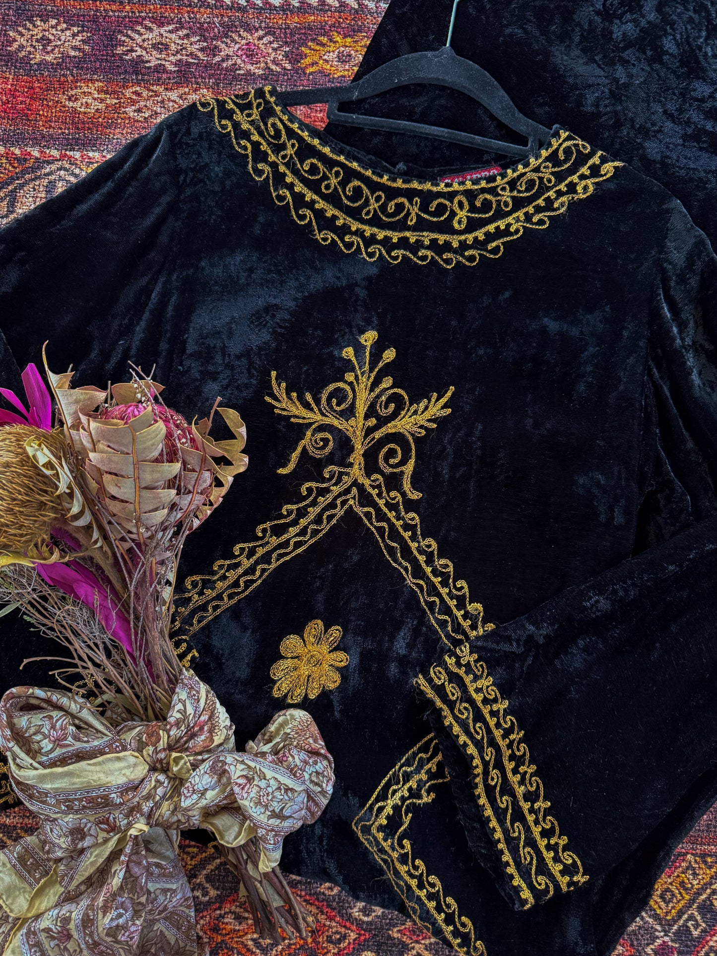 VINTAGE 1970S SAWBRO INDIAN VELVET EMBROIDERED MAXI KAFTAN XS