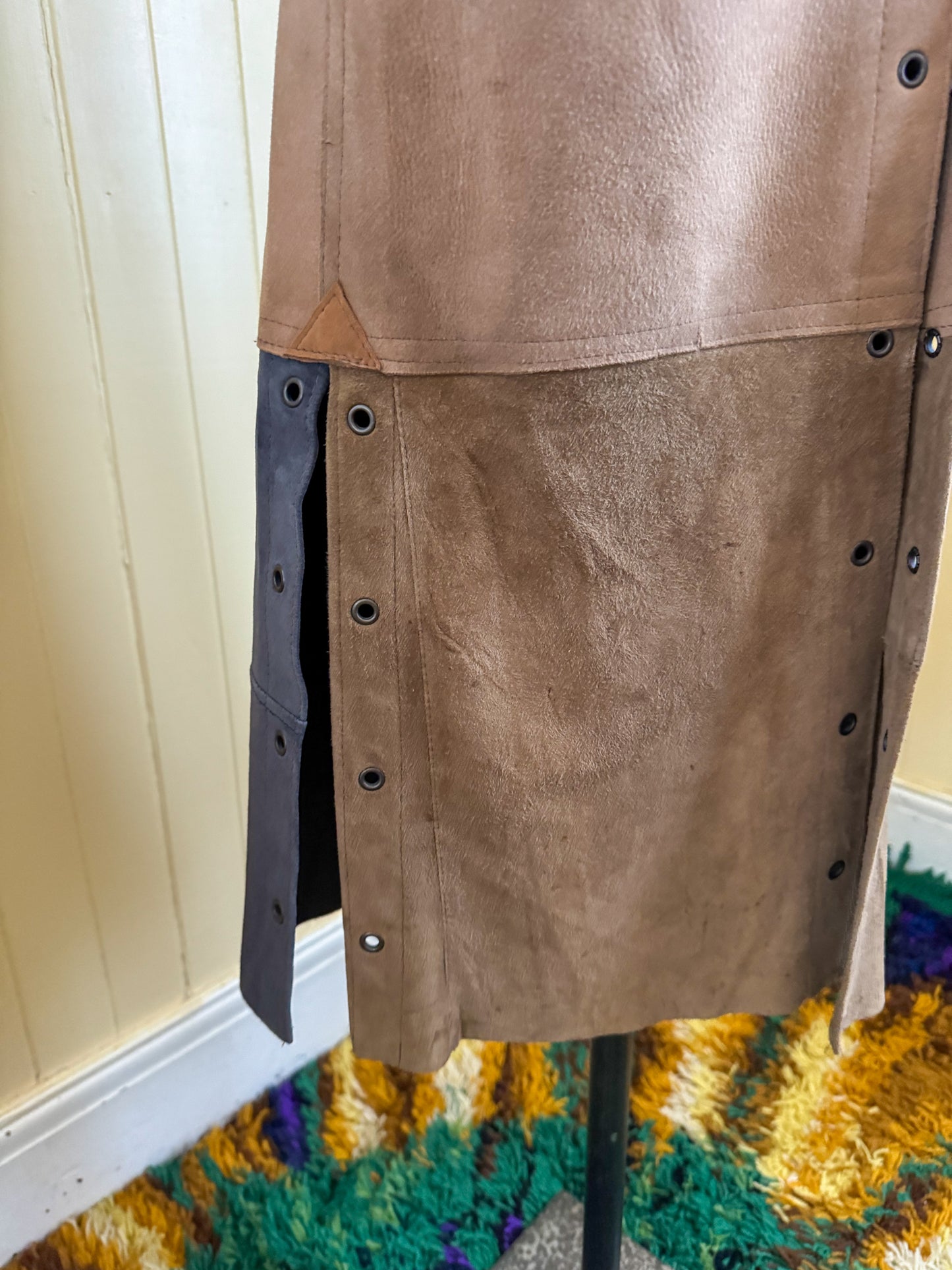 VINTAGE 1970S SUEDE LEATHER TWO TONE LACE UP LONGLINE WAISTCOAT VEST S
