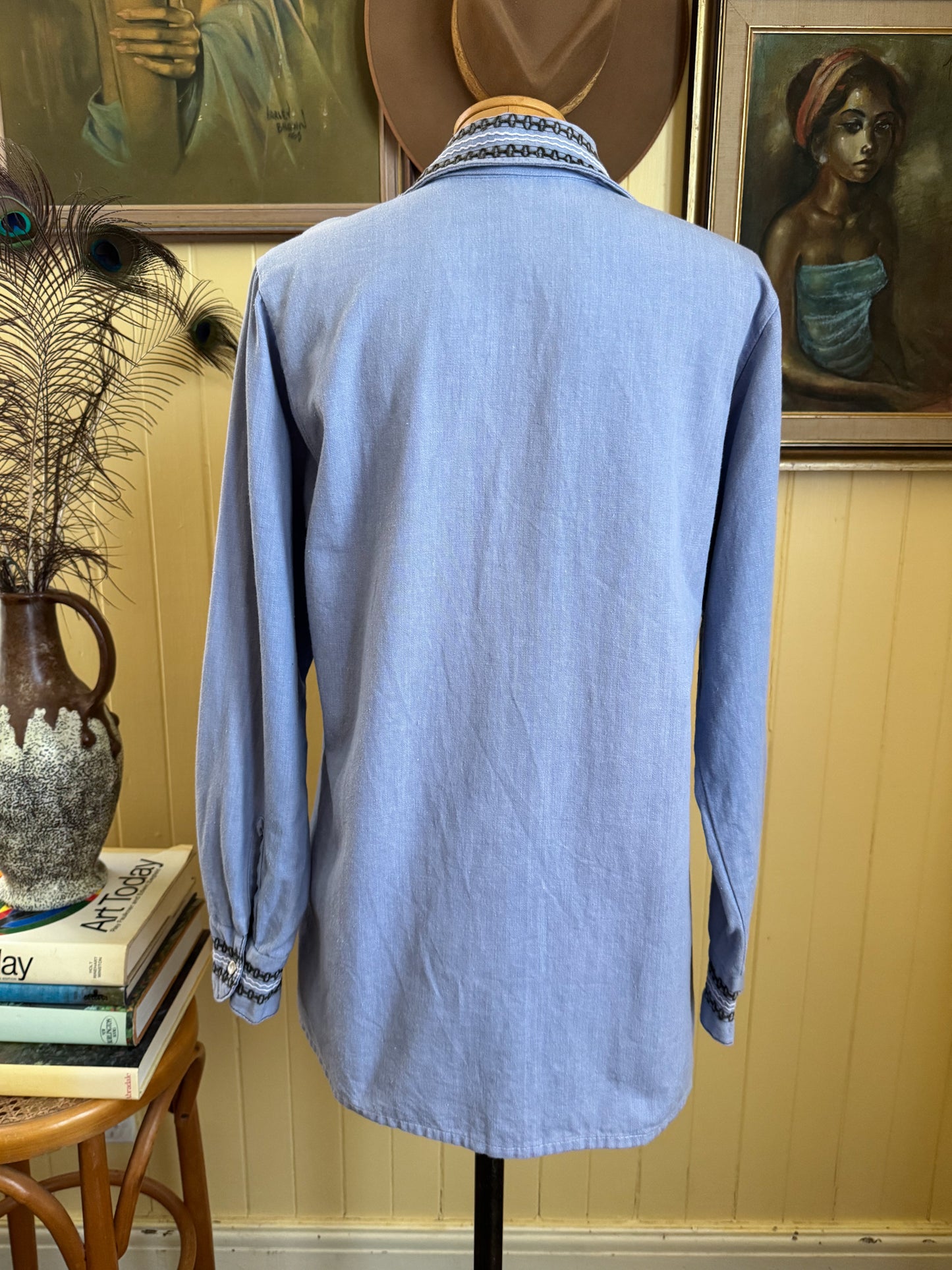 VINTAGE 1970S MEXICAN COTTON CHAMBRAY FLORAL EMBROIDERED SHIRT JACKET S/M