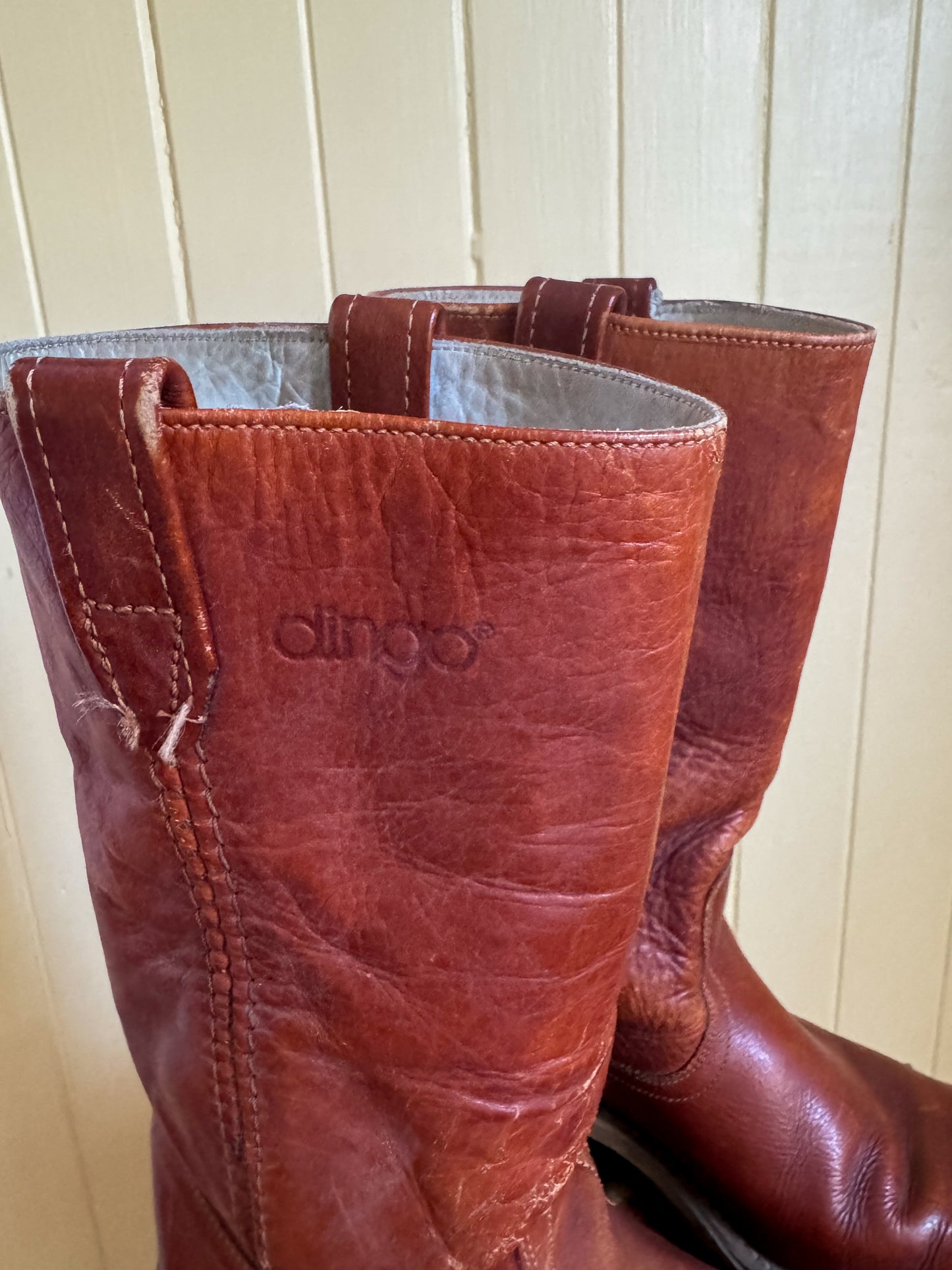 VINTAGE U.S.A DINGO MID CALF CAMPUS TAN LEATHER CUBAN HEEL BOOTS 10/41