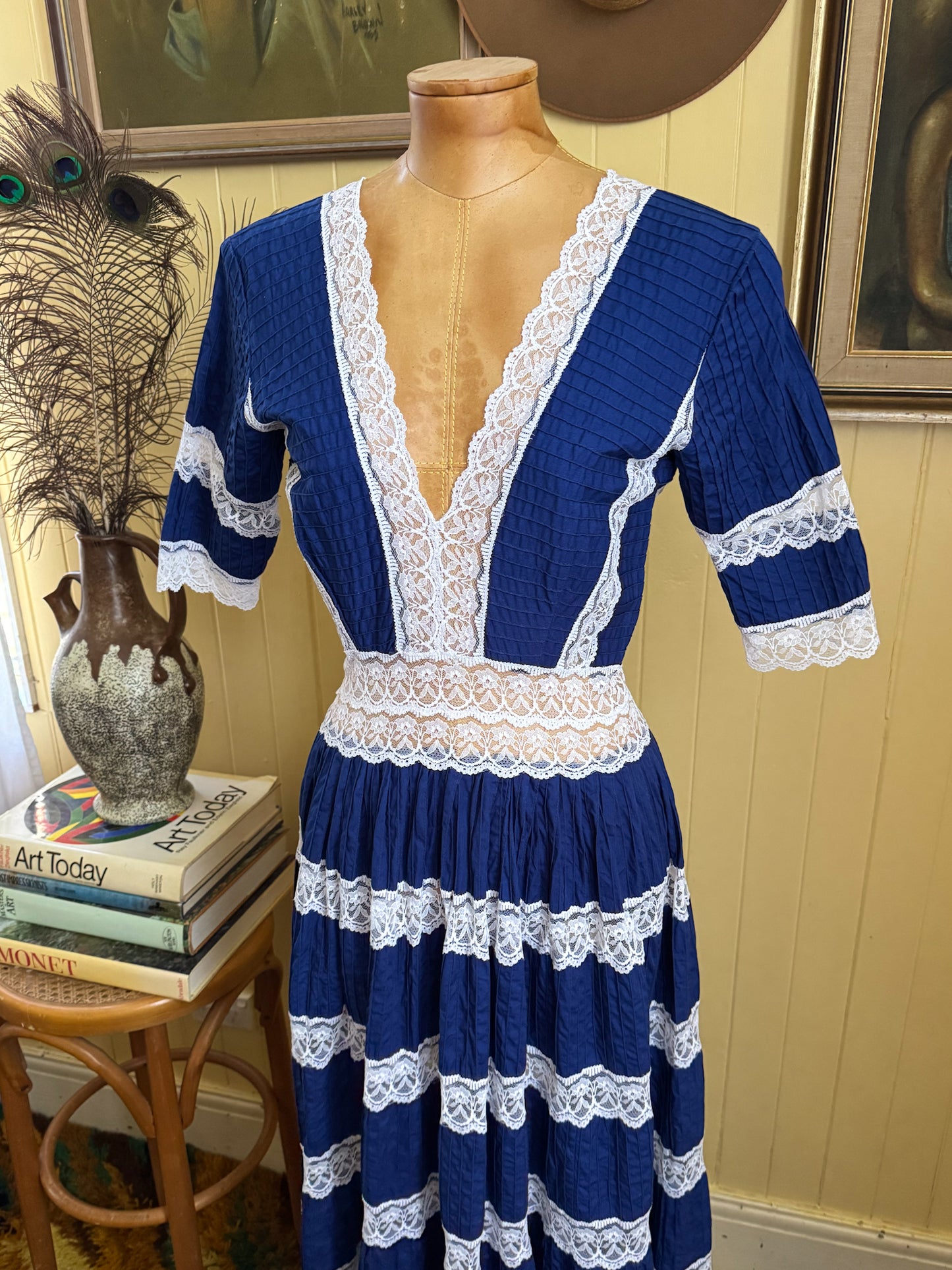 VINTAGE 1970S MEXICAN COTTON BLEND LACE INSERT MAXI DRESS S