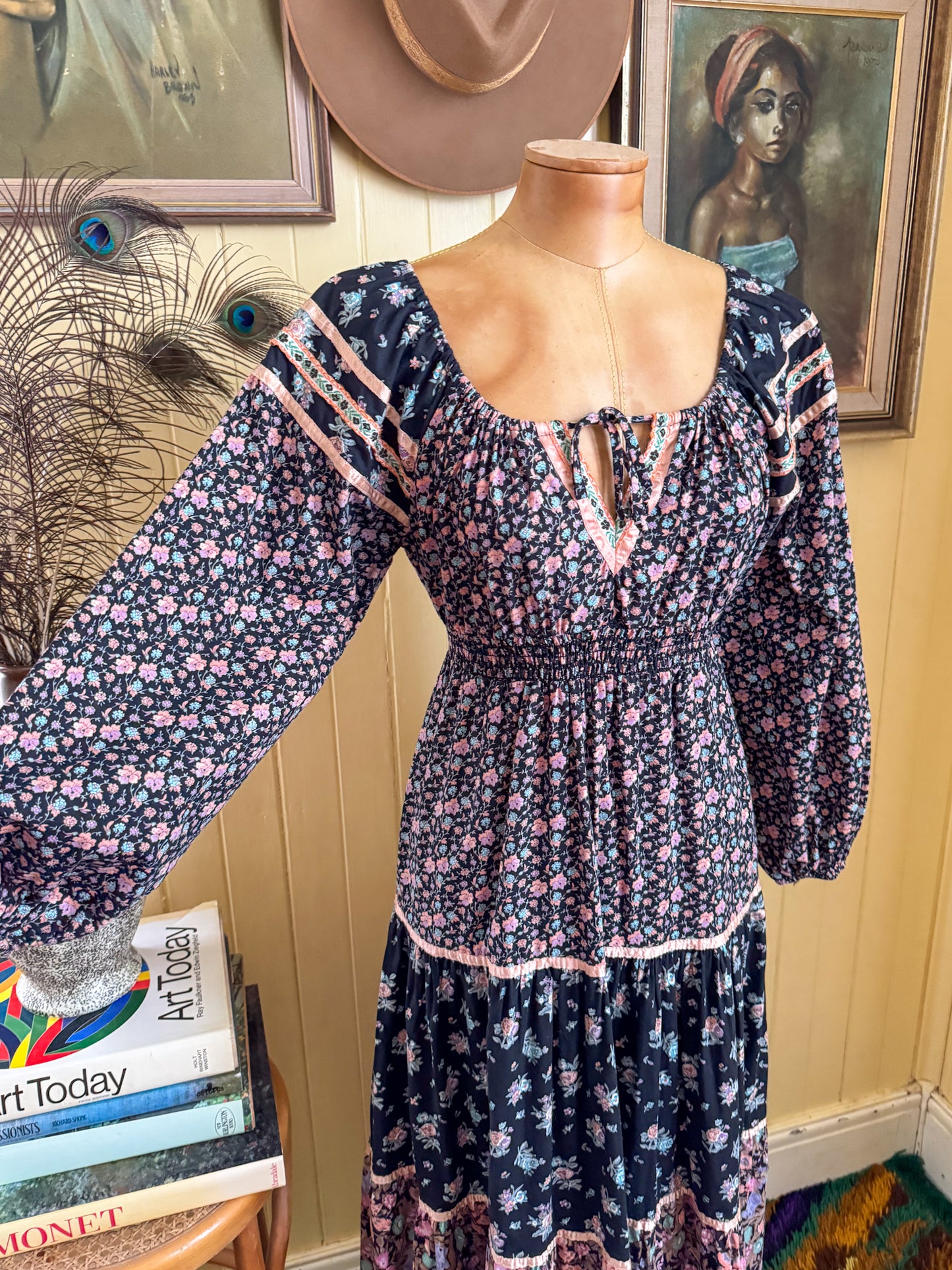 VINTAGE 1970S YOUNG EDWARDIAN COTTON FLORAL MIDI PEASANT DRESS S/M