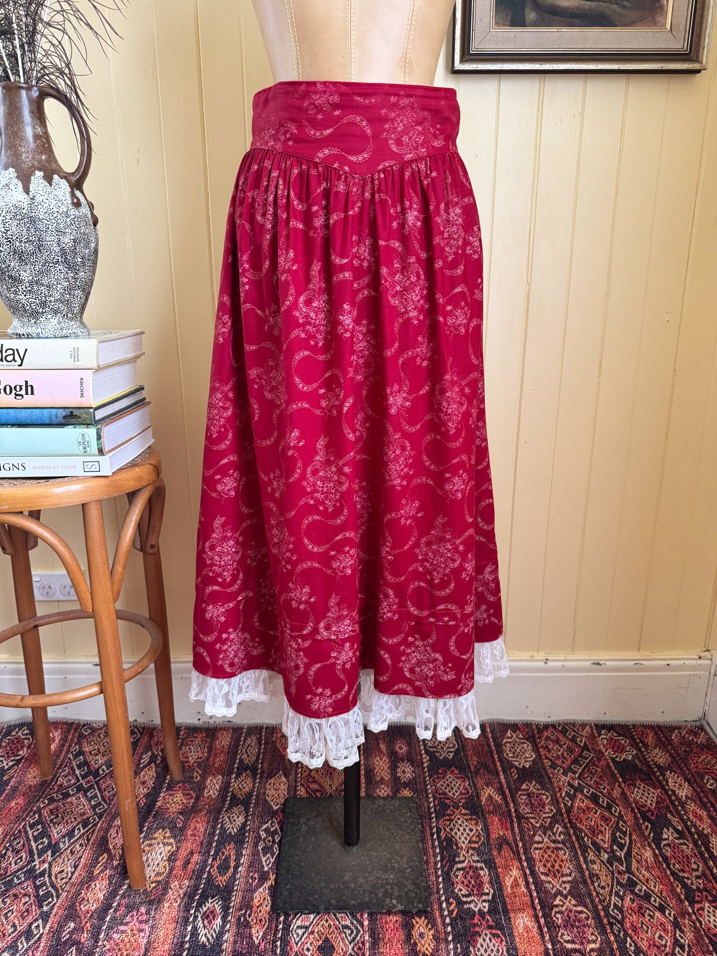 VINTAGE 1980S GUNNE SAX BY JESSICA MCCLINTOCK COTTON FLORAL LACE PRAIRIE SKIRT M/L