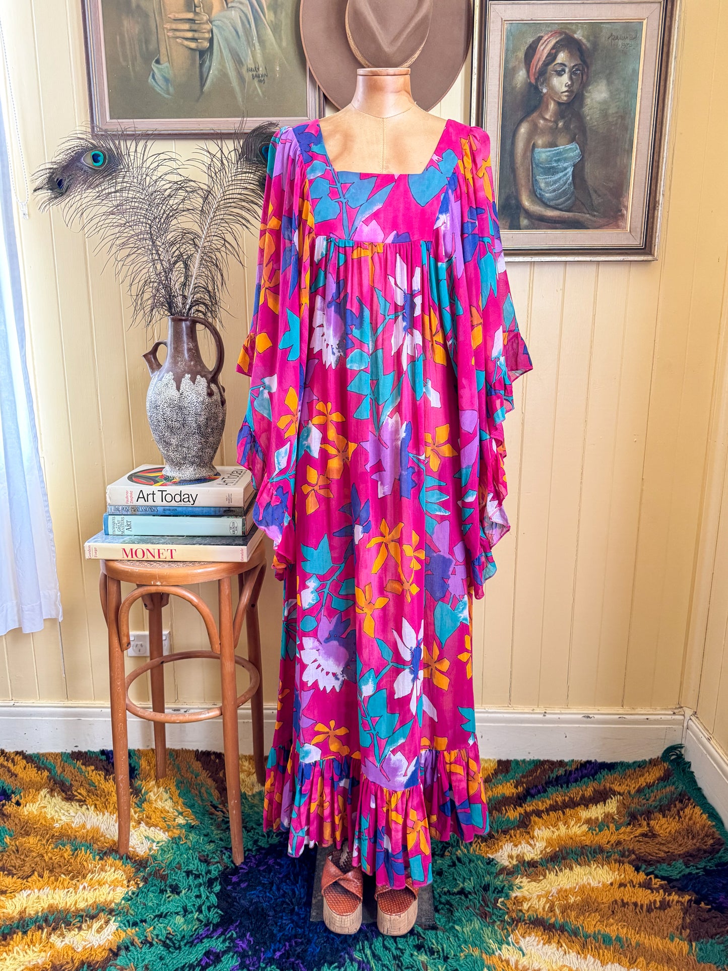 VINTAGE 1970S MISS JANTZEN FLORAL PRINT COTTON GAUZE ANGEL SLEEVE MAXI DRESS S/M/L
