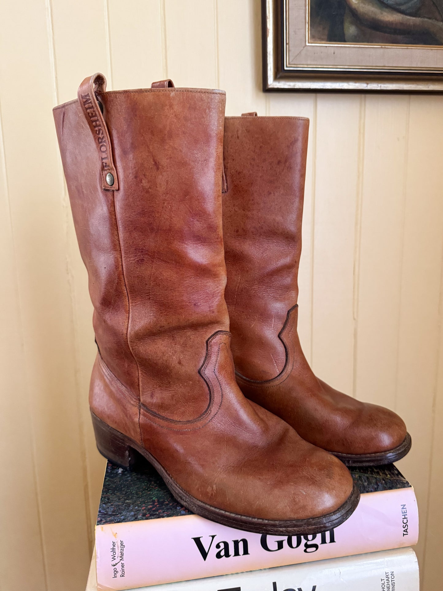 VINTAGE UNISEX FLORSHEIM MID CALF CAMPUS TAN LEATHER CUBAN HEEL BOOTS 10.5-11 W/8.5 M