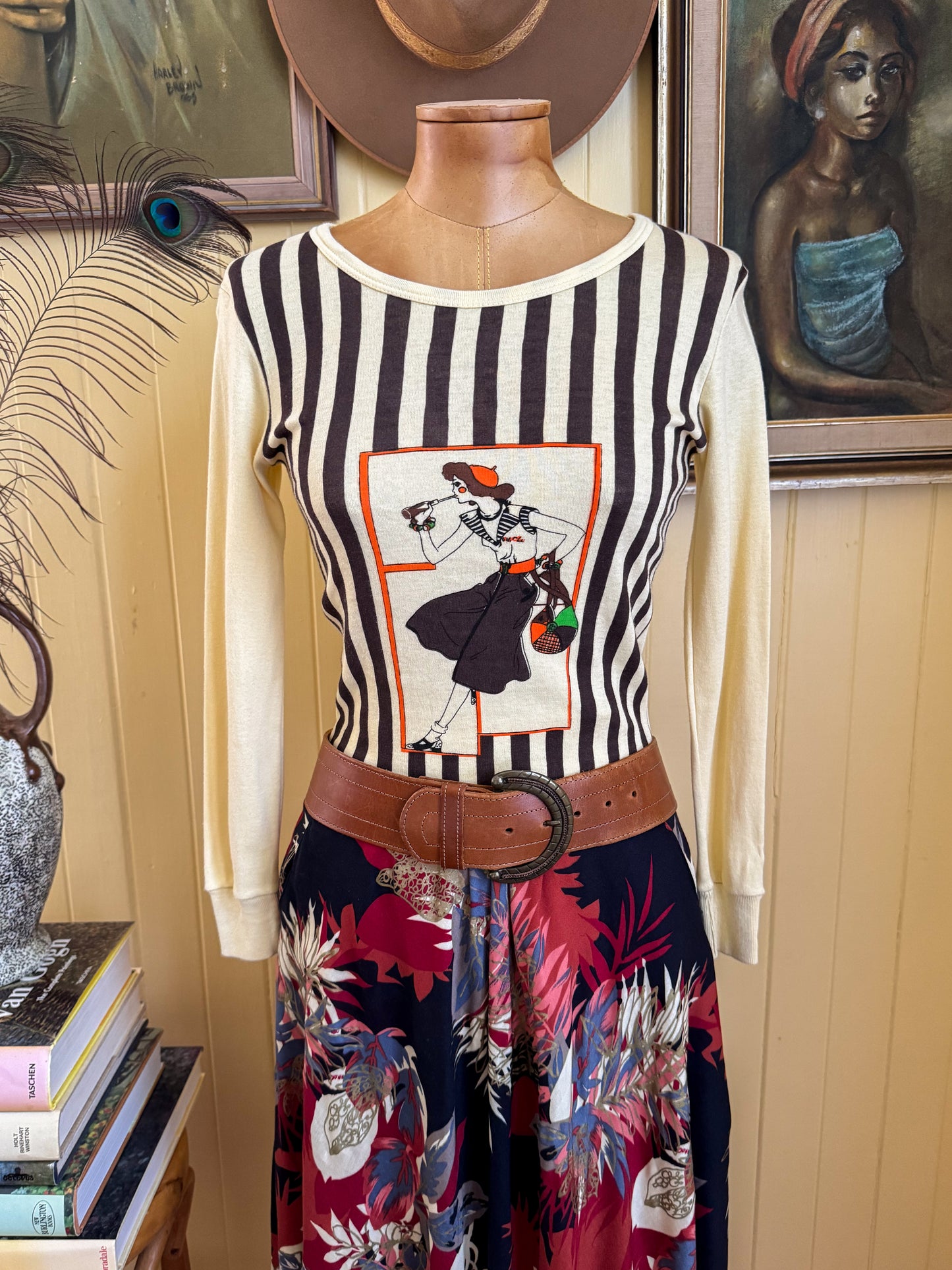 VINTAGE 1970S EMILY ROBBINS SPORTSWEAR ART DECO PRINT COTTON LONG SLEEVE T-SHIRT XS