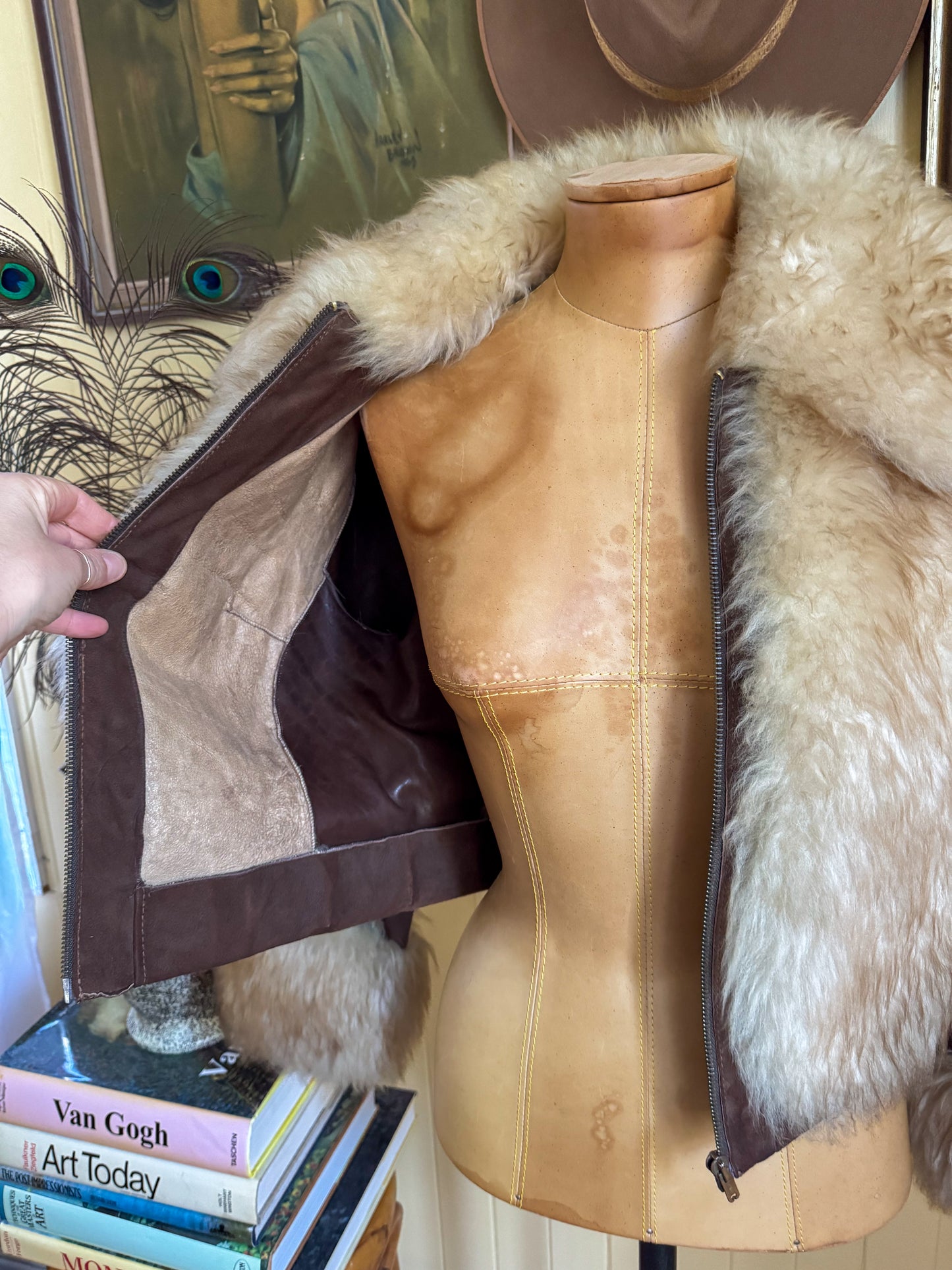 VINTAGE 1970S DERETA LONDON FAUX SUEDE + SHEEPSKIN CROPPED JACKET S