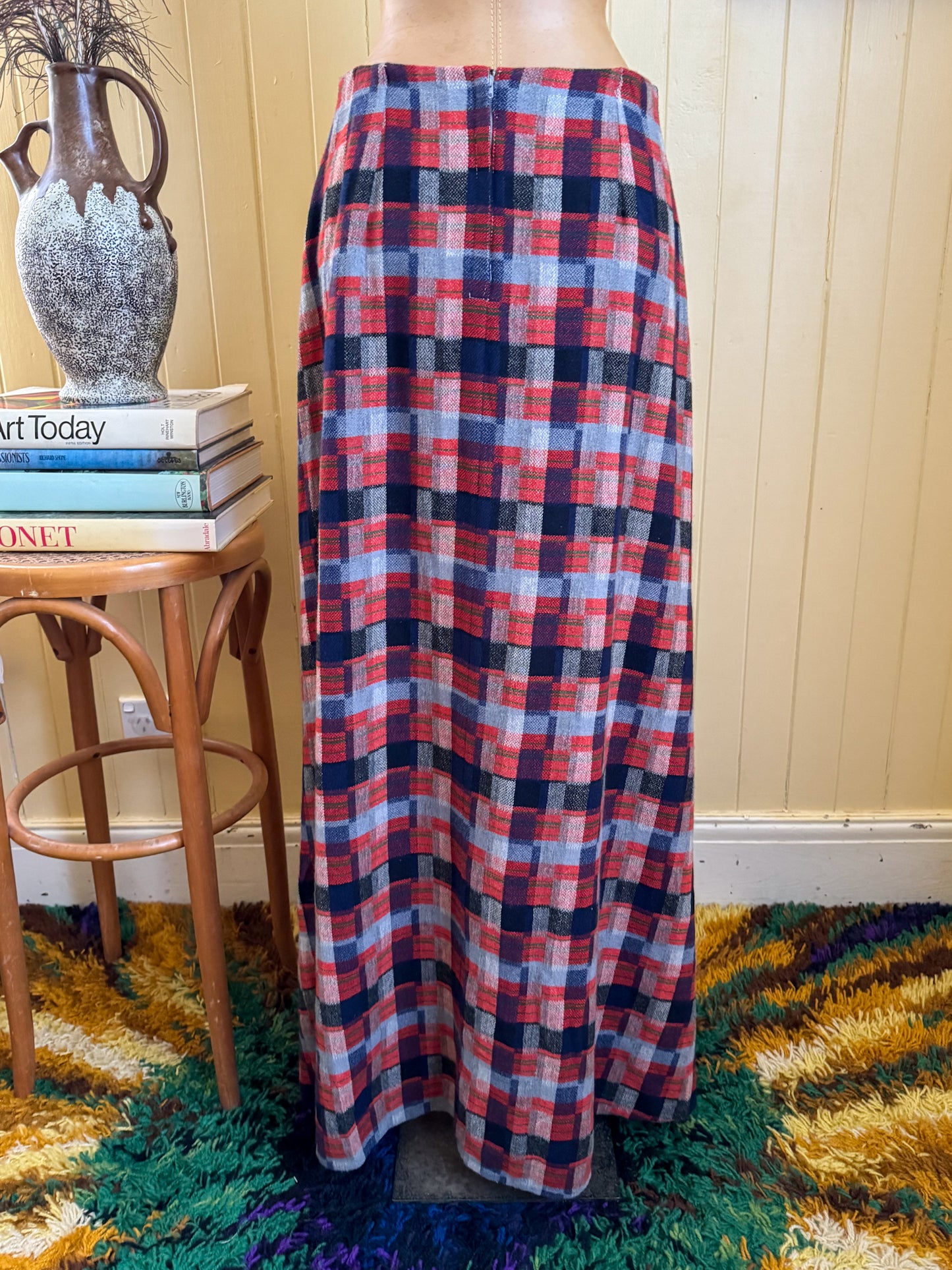 VINTAGE 1970S WOOL BLEND PLAID A-LINE MAXI SKIRT M