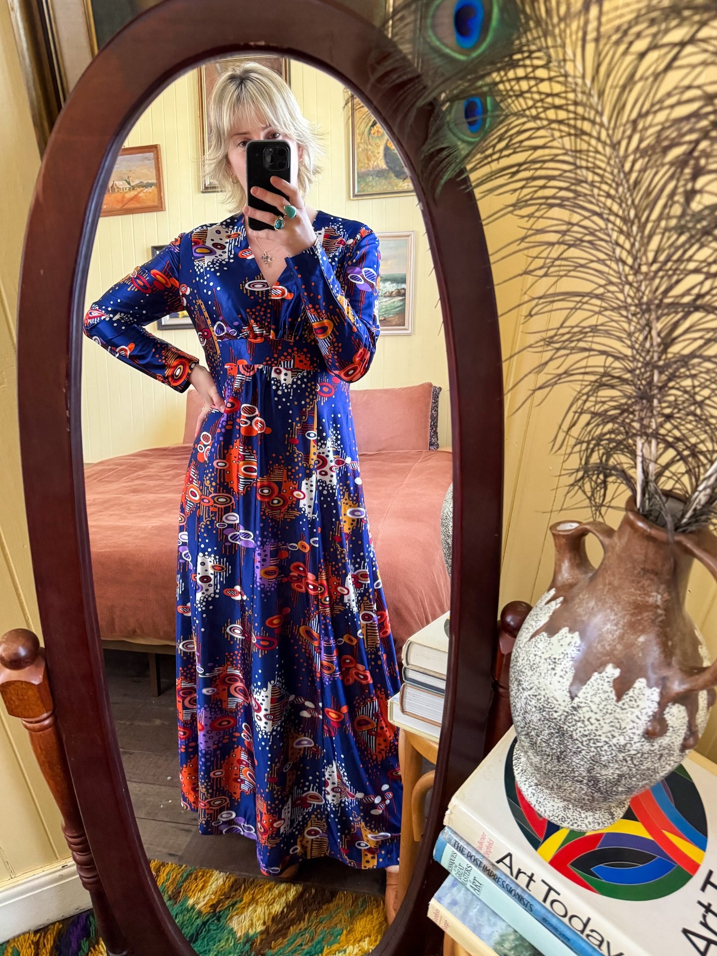 VINTAGE 1970S GROOVY NYLON FLORAL PRINT MAXI HOSTESS DRESS L